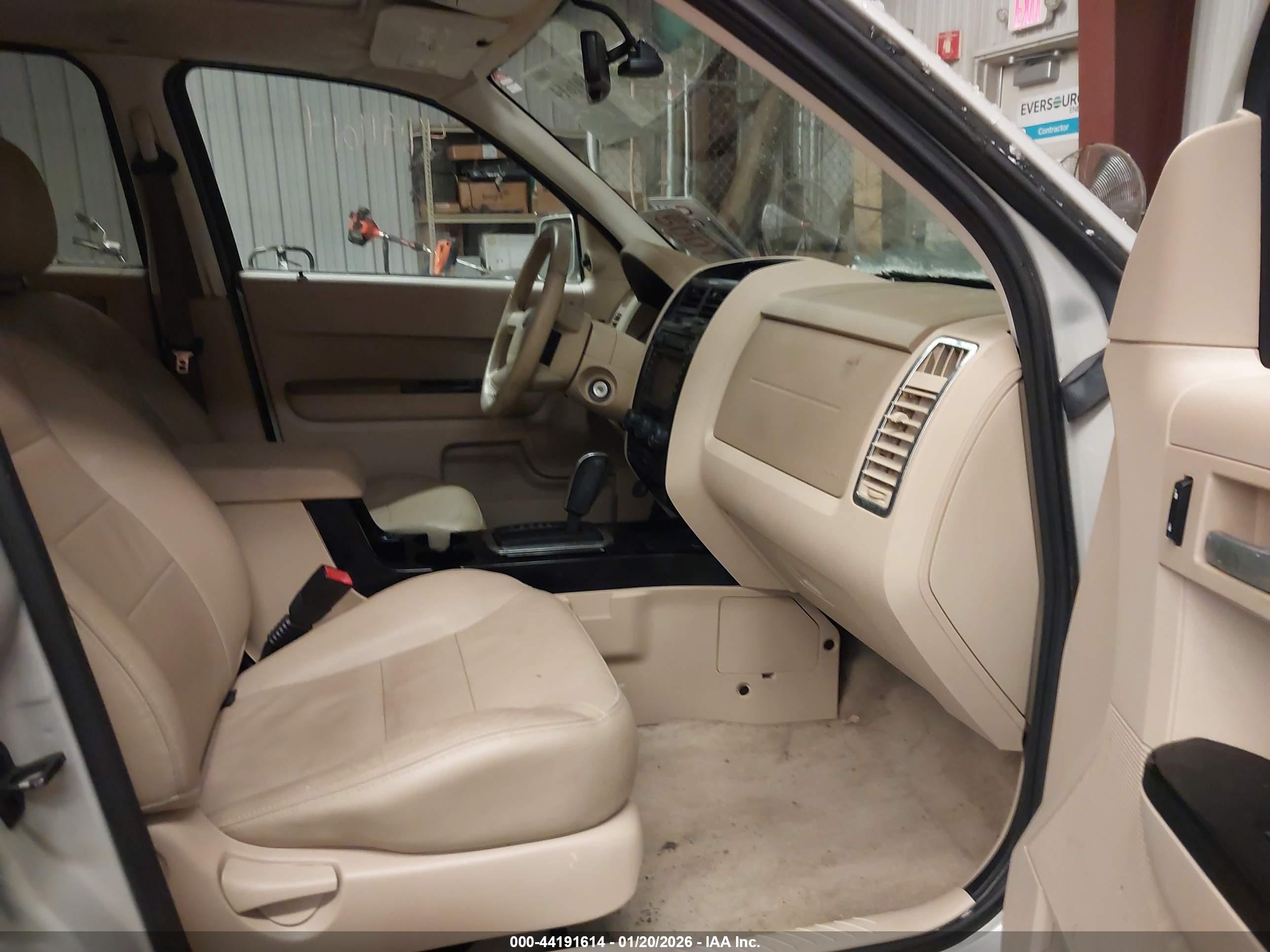 FORD ESCAPE image 5