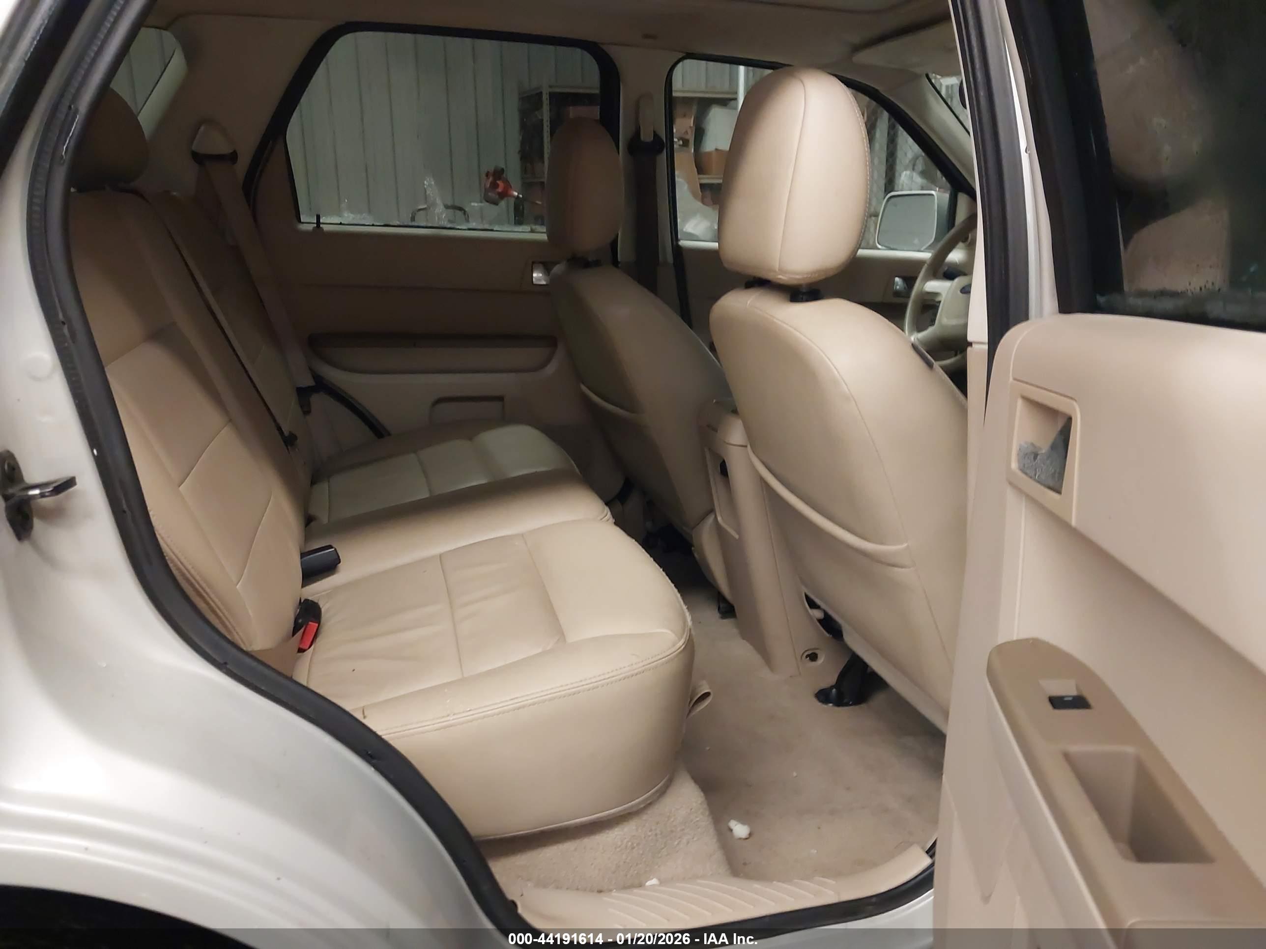FORD ESCAPE image 8