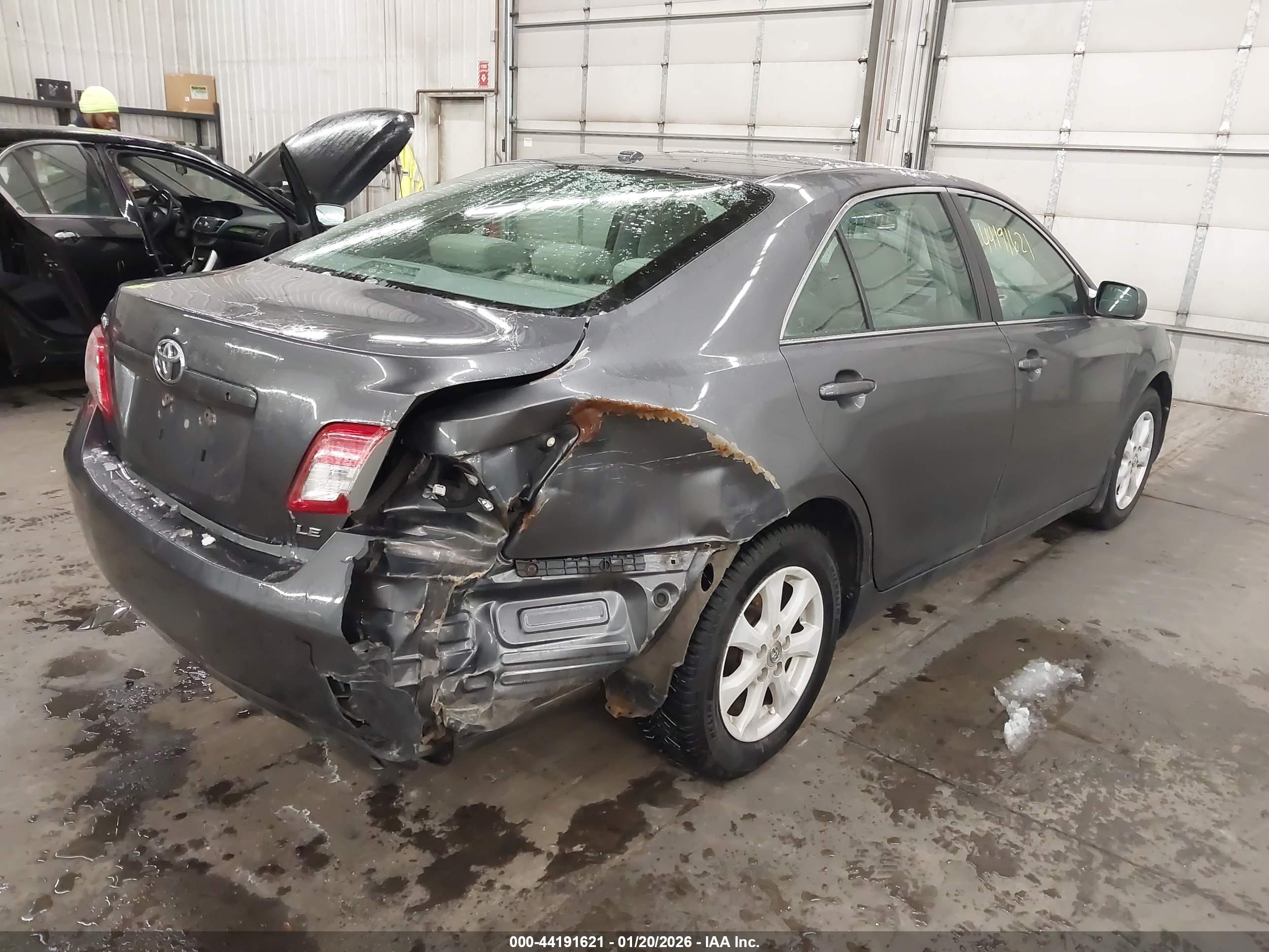 TOYOTA CAMRY image 4