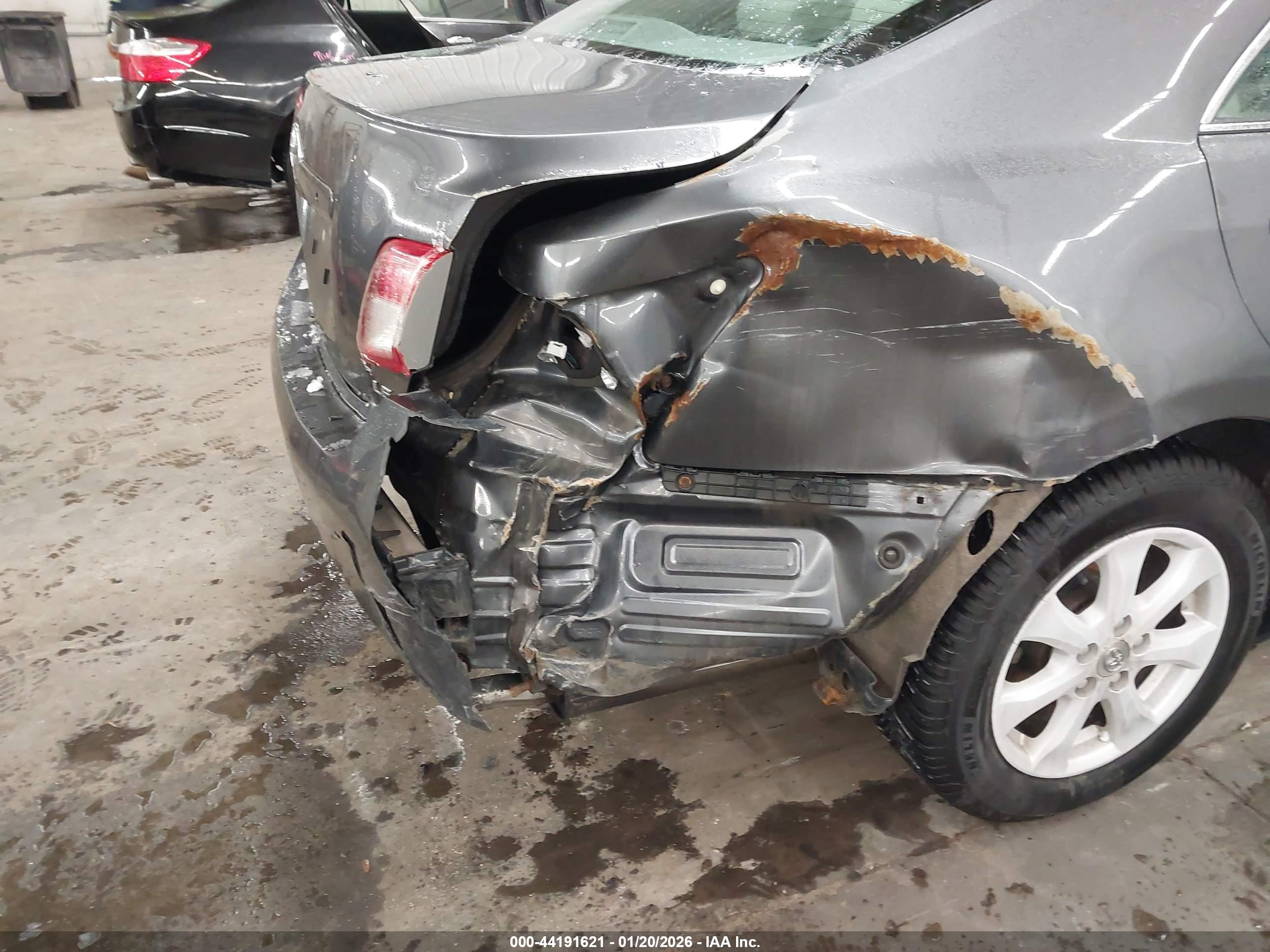TOYOTA CAMRY image 6