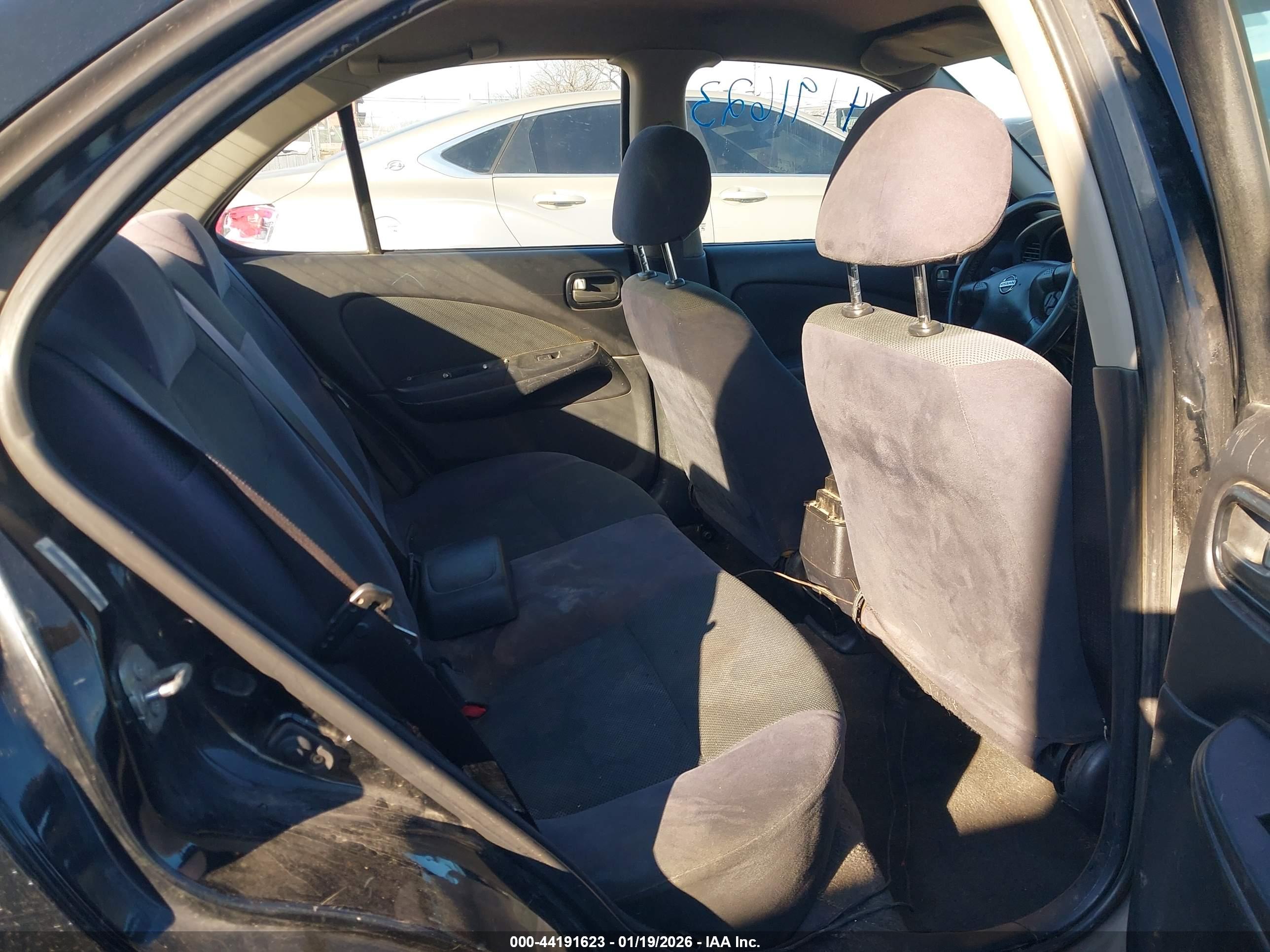 NISSAN SENTRA image 8