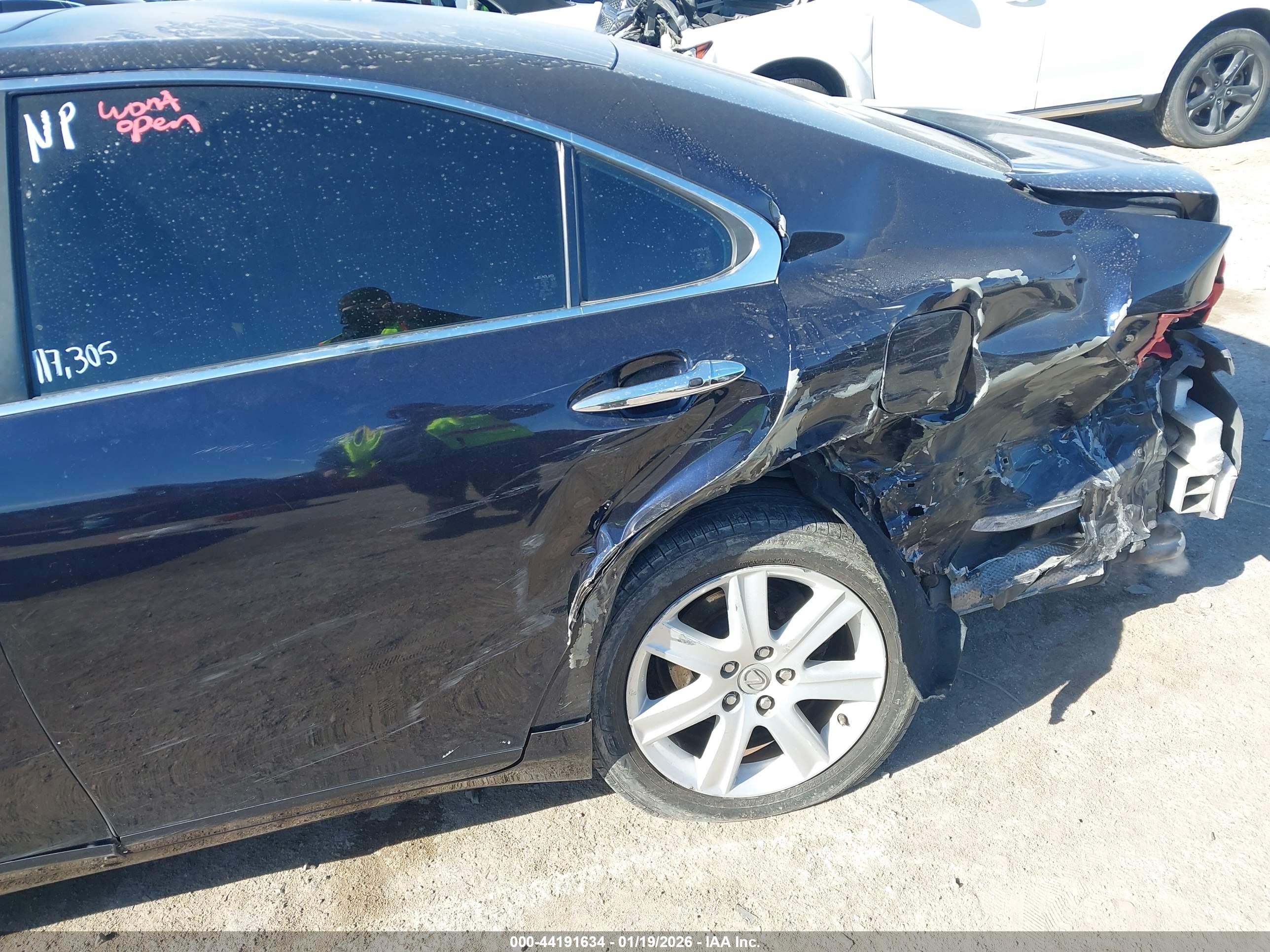 LEXUS ES image 6