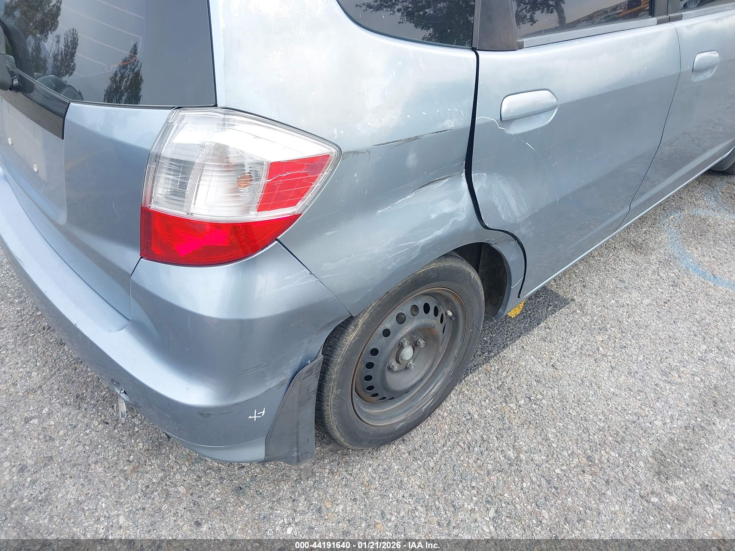 HONDA FIT image 6