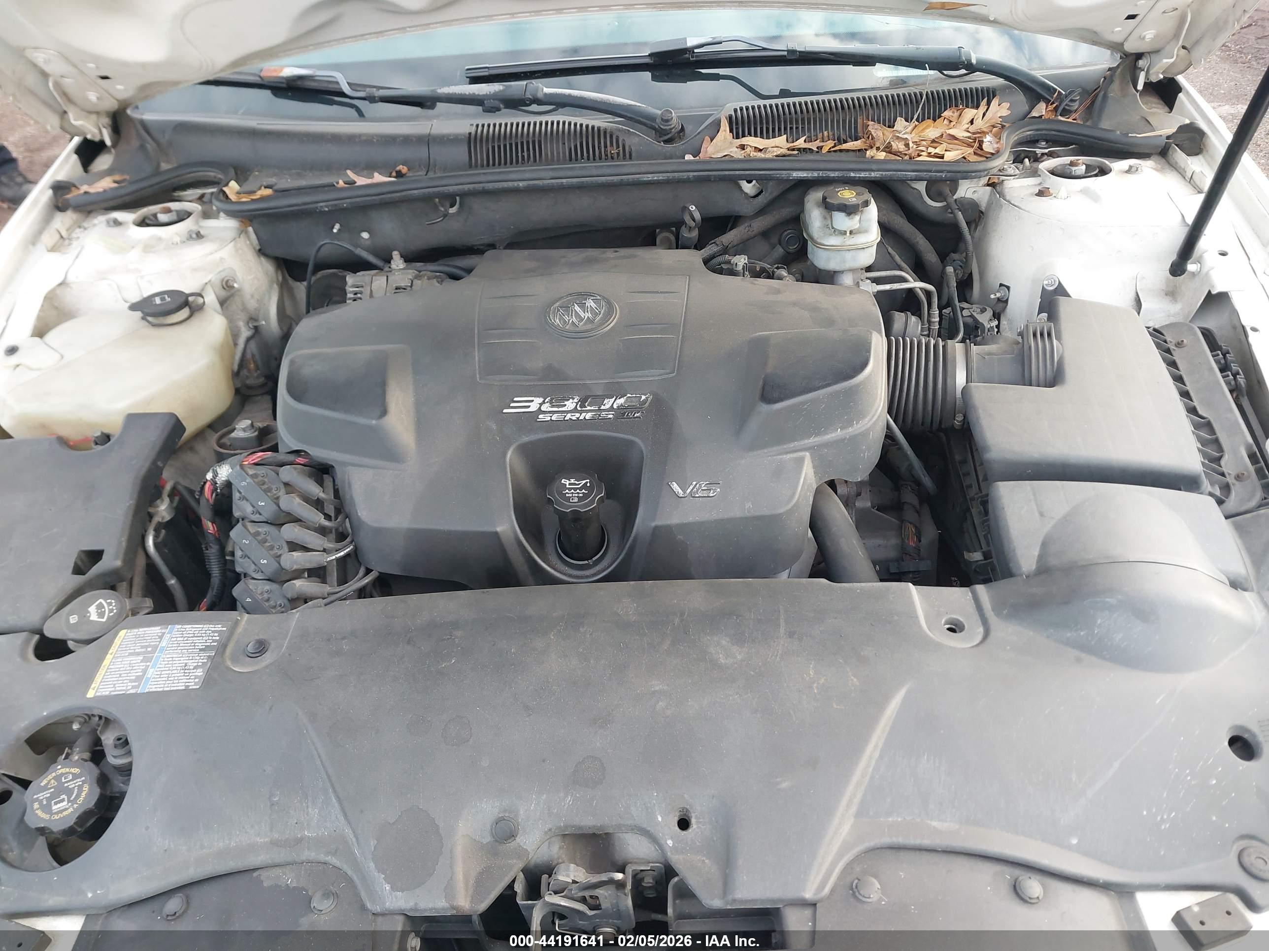 BUICK LUCERNE image 10