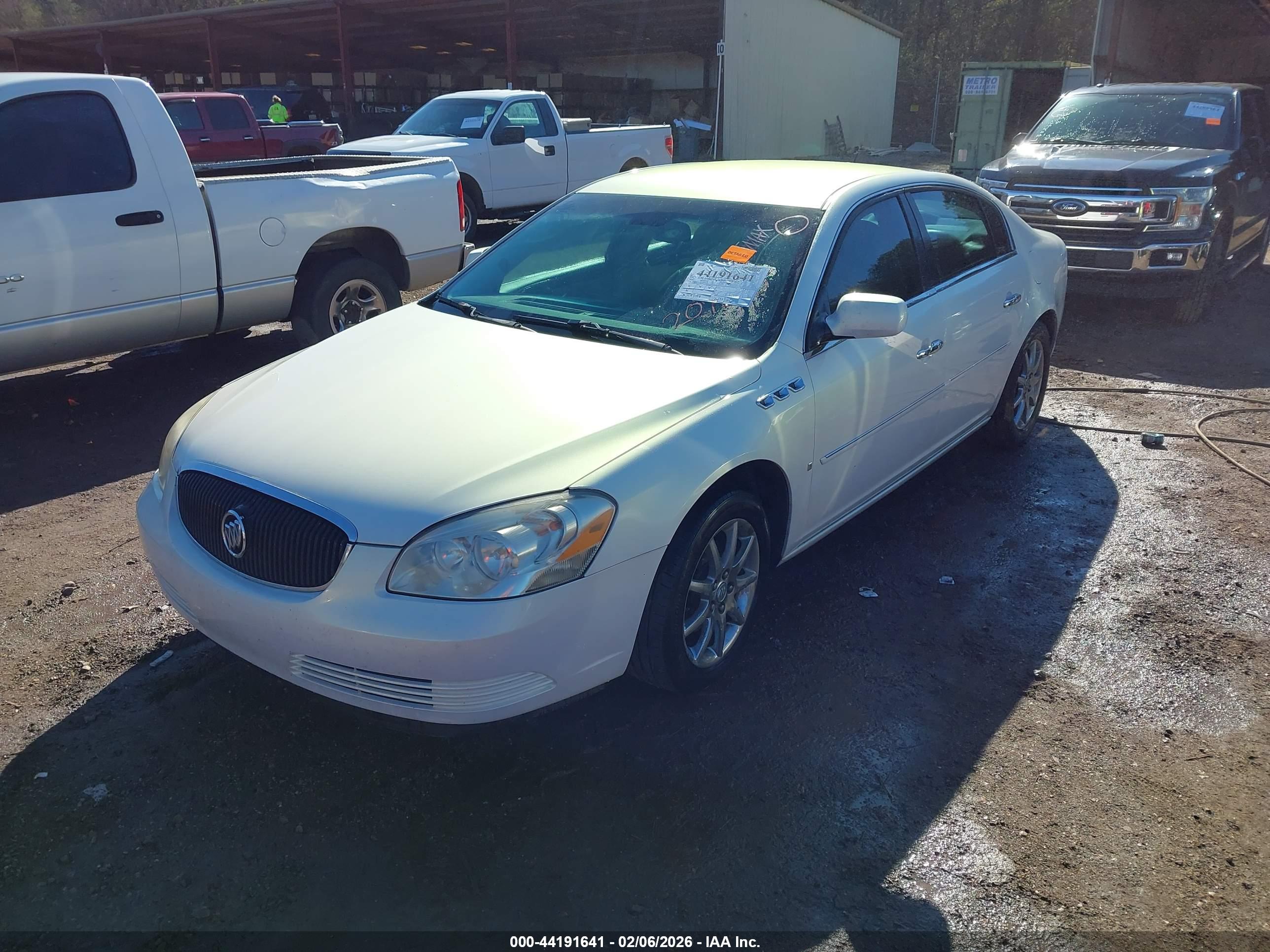 BUICK LUCERNE image 2