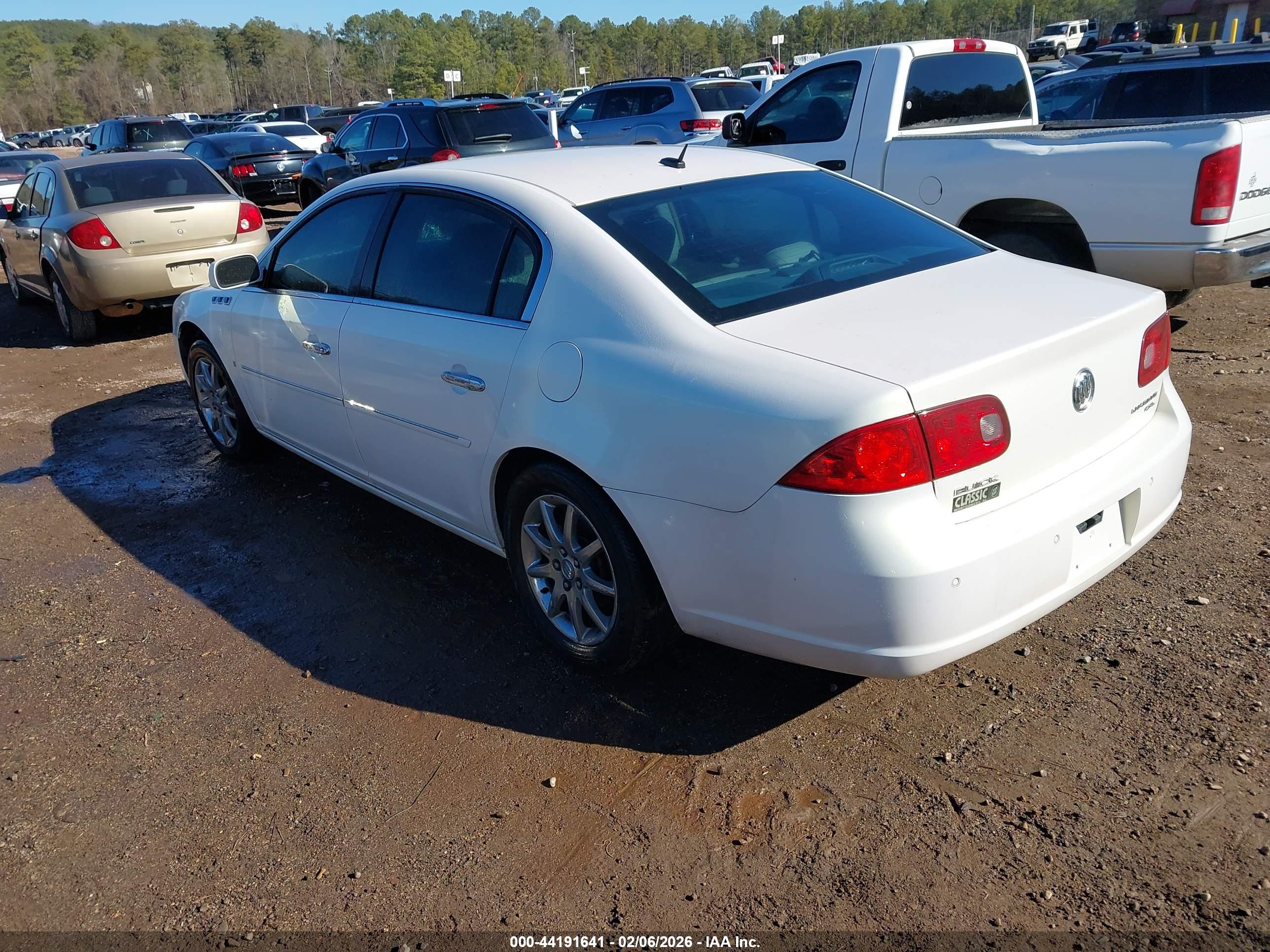 BUICK LUCERNE image 3