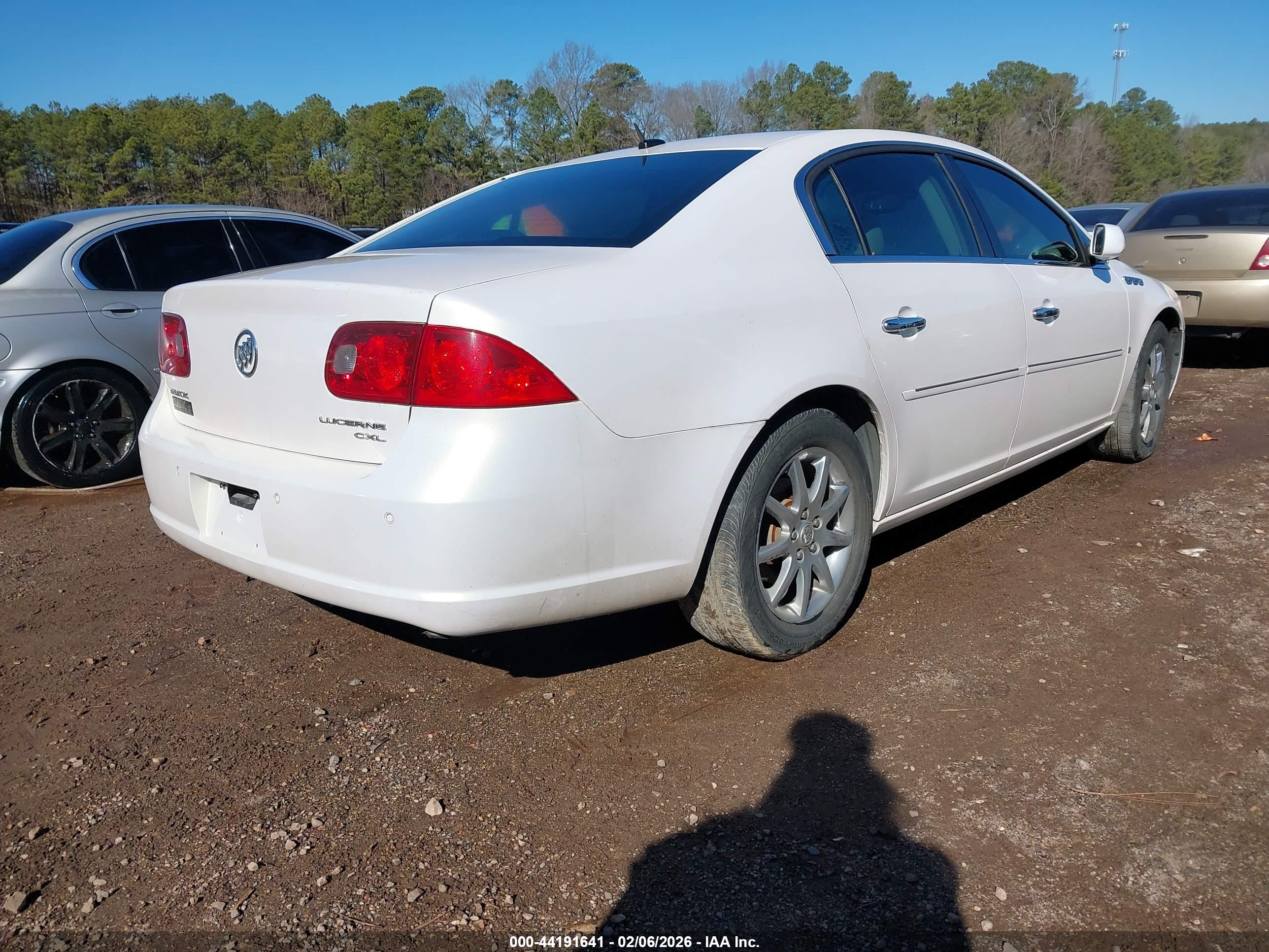 BUICK LUCERNE image 4