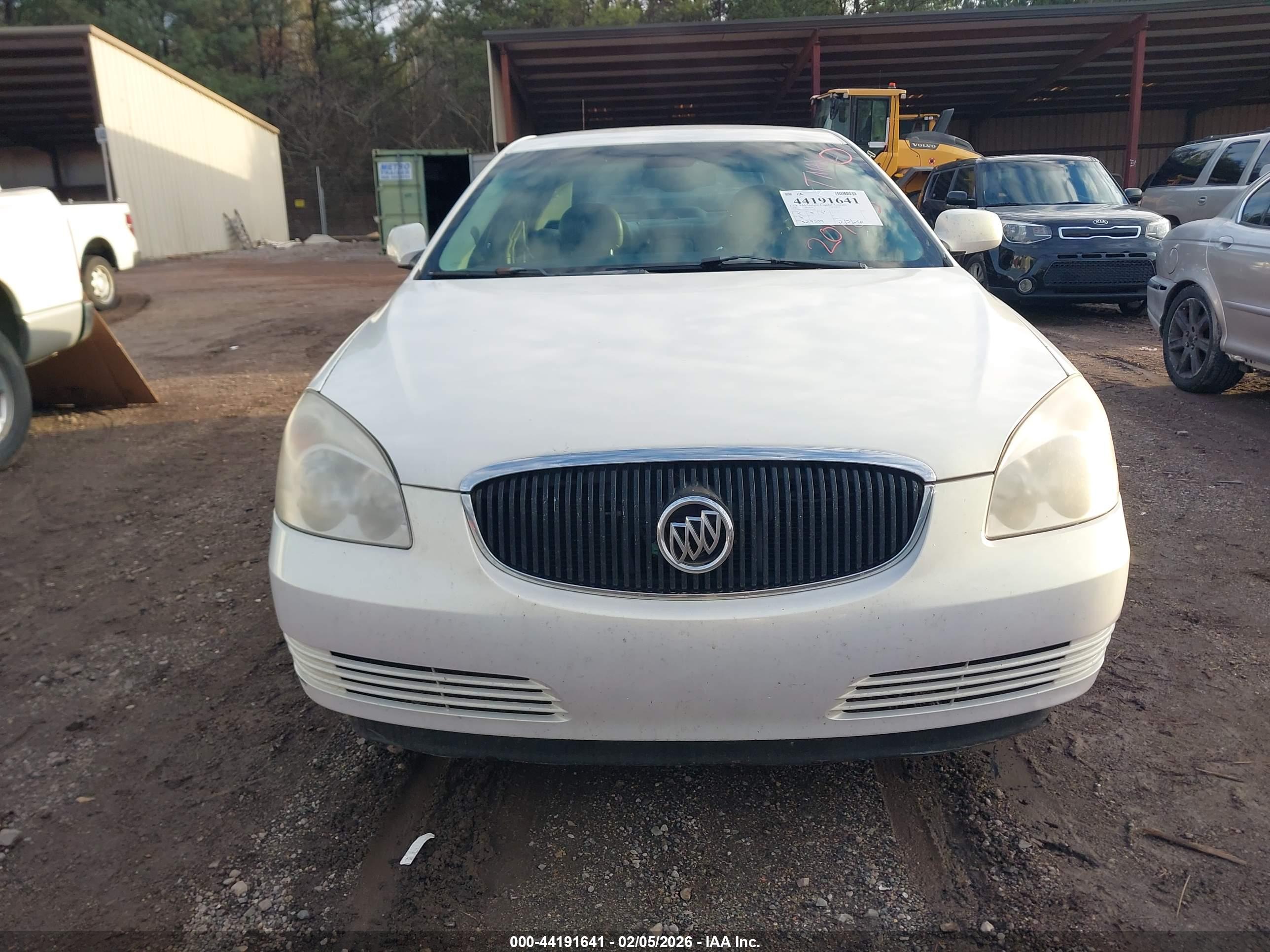 BUICK LUCERNE image 6