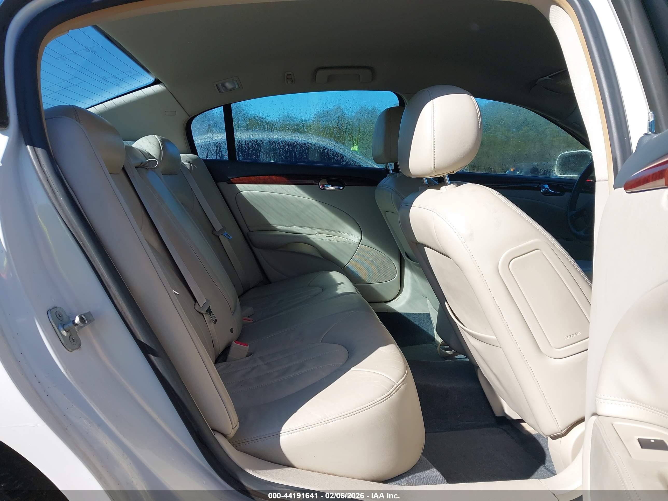 BUICK LUCERNE image 8