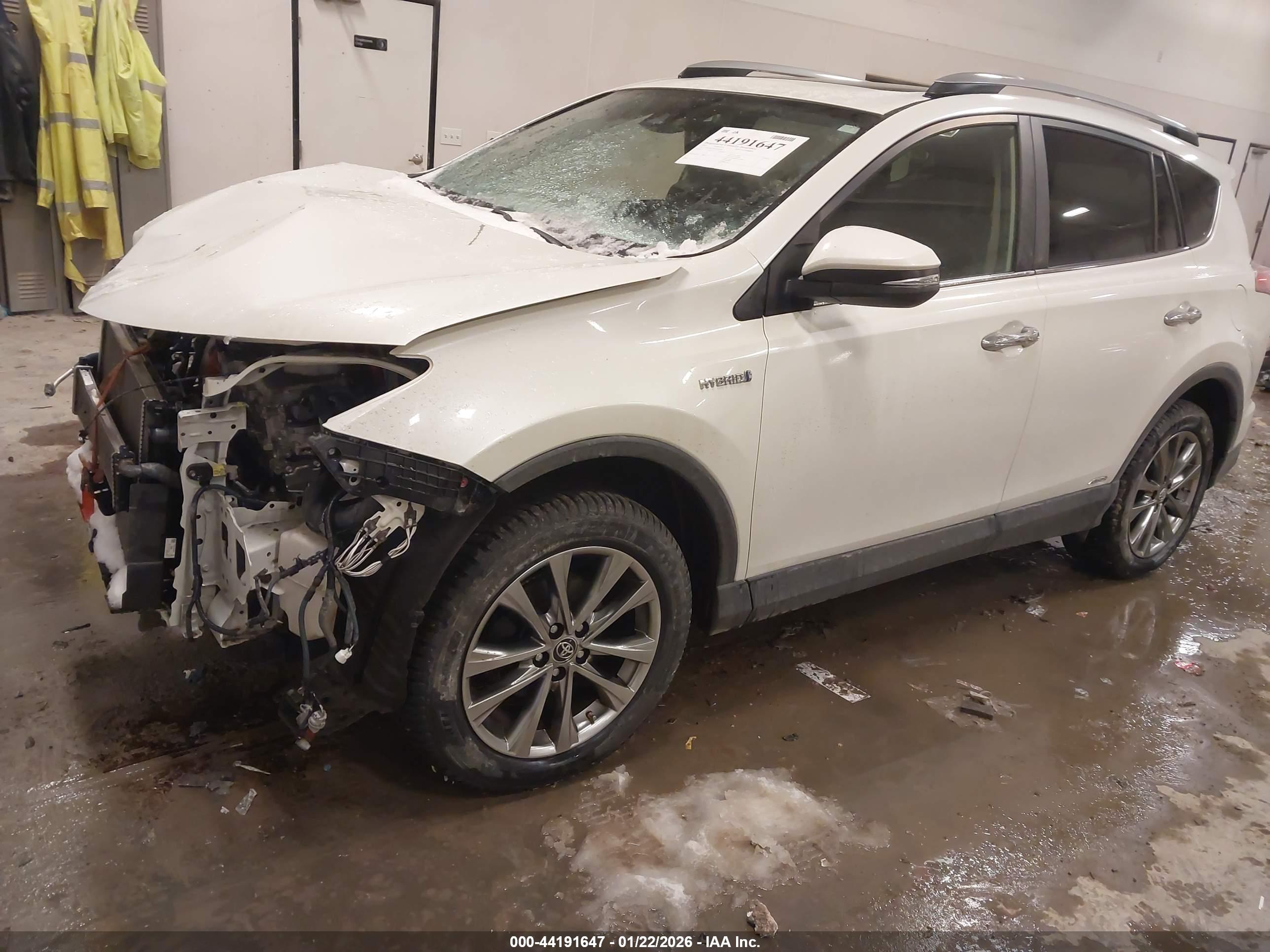 TOYOTA RAV4 image 2