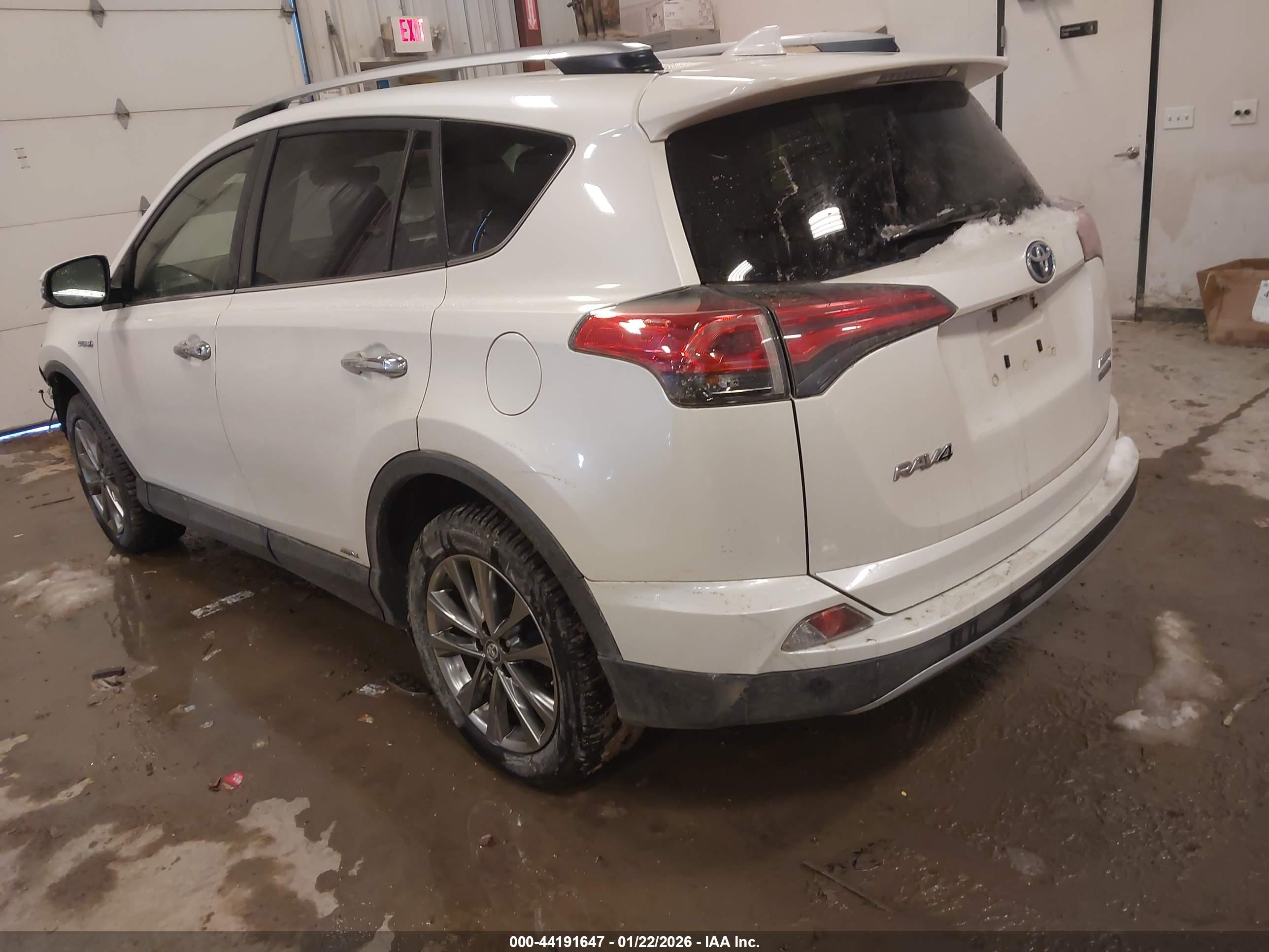TOYOTA RAV4 image 3