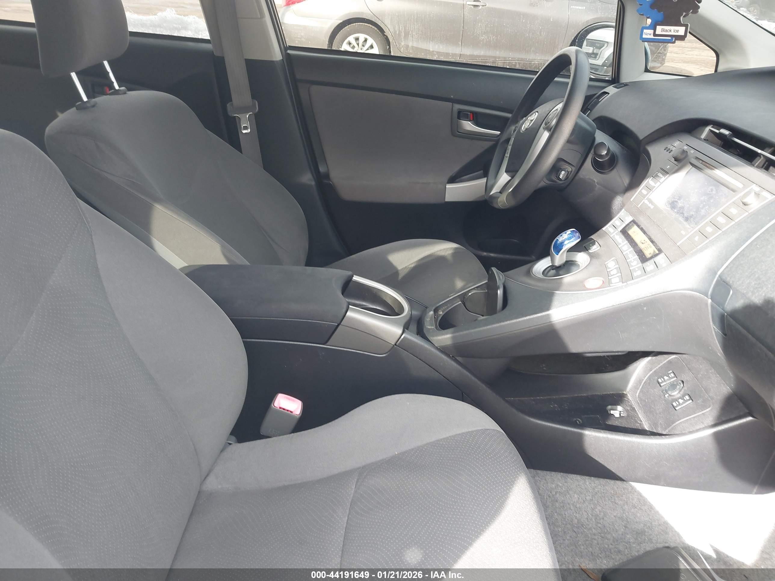 TOYOTA PRIUS image 5