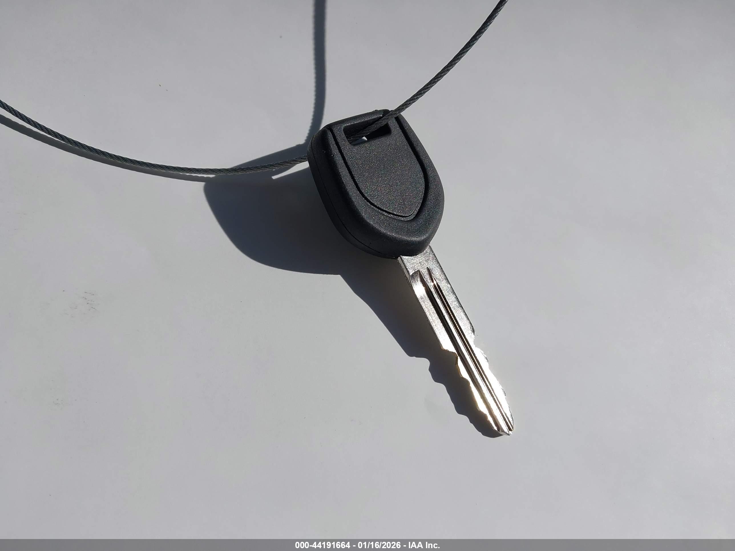 MITSUBISHI OUTLANDER image 11