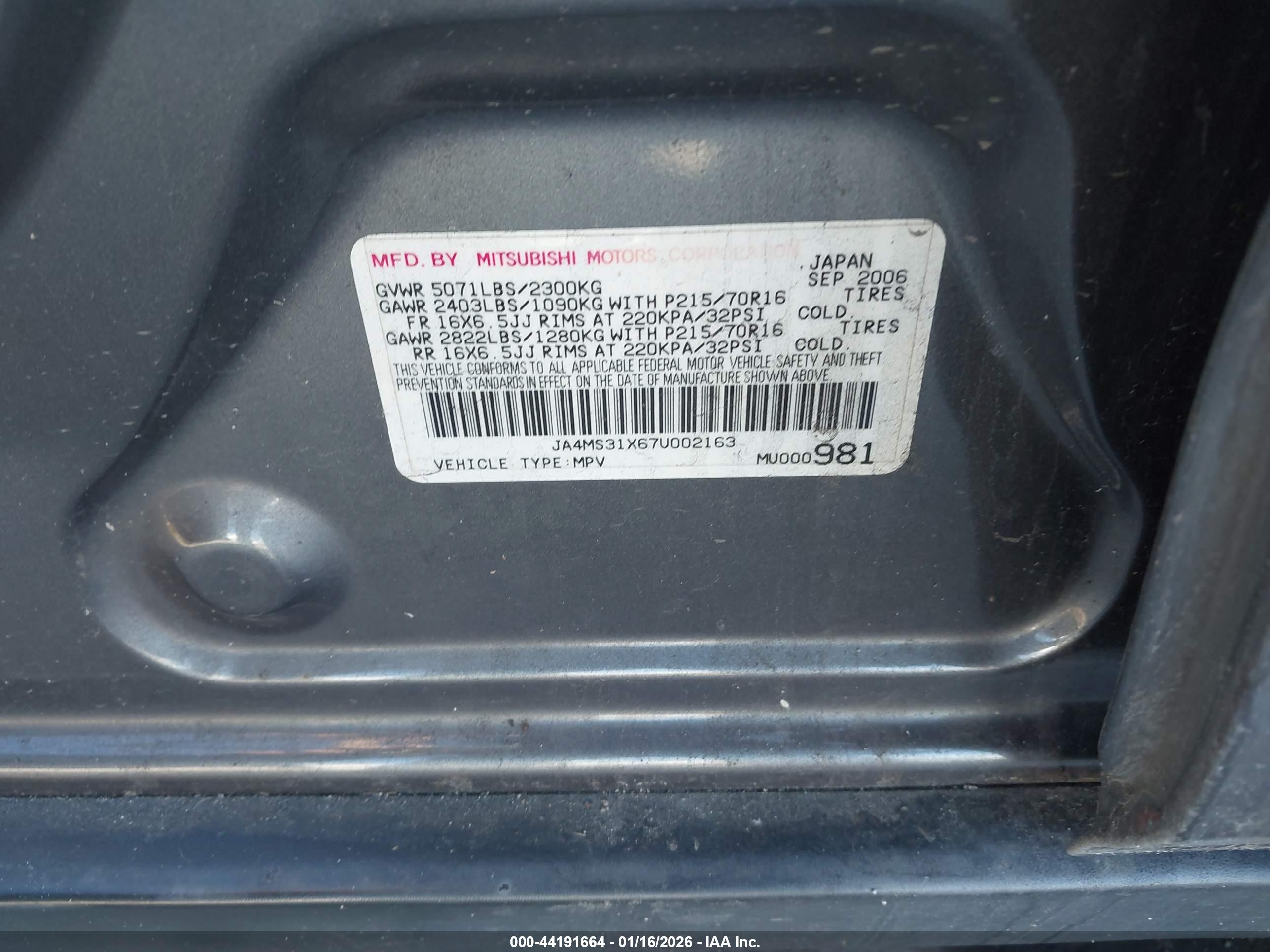 MITSUBISHI OUTLANDER image 9