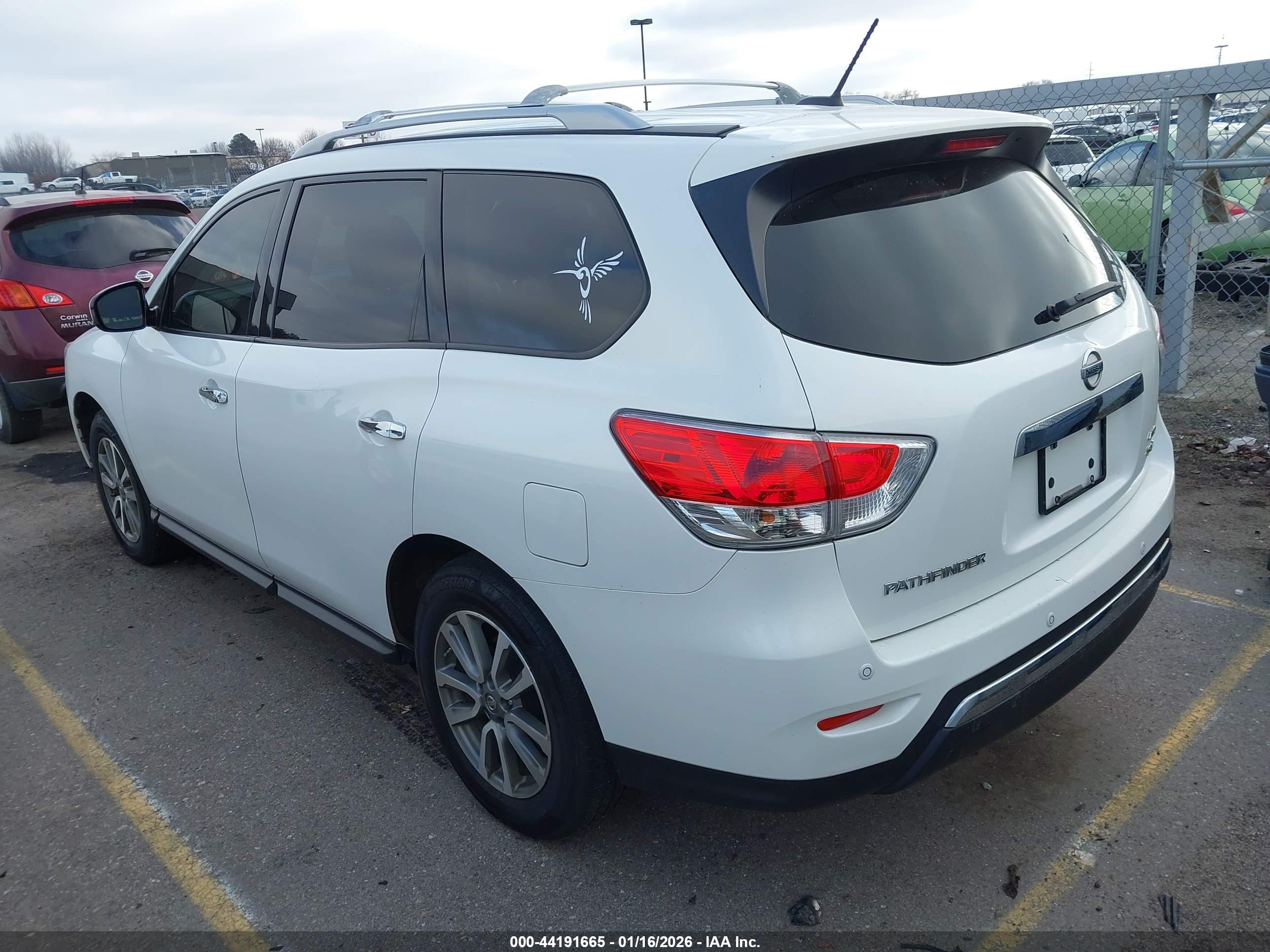 NISSAN PATHFINDER image 3