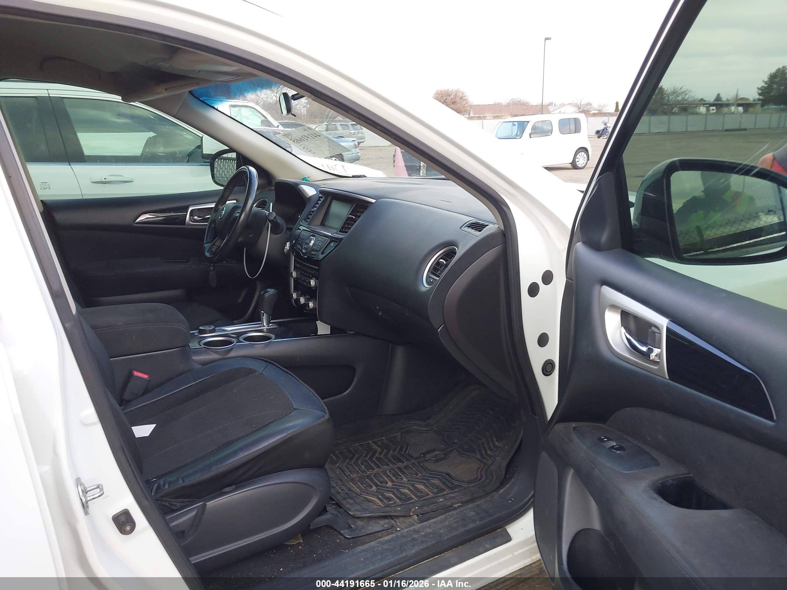 NISSAN PATHFINDER image 5