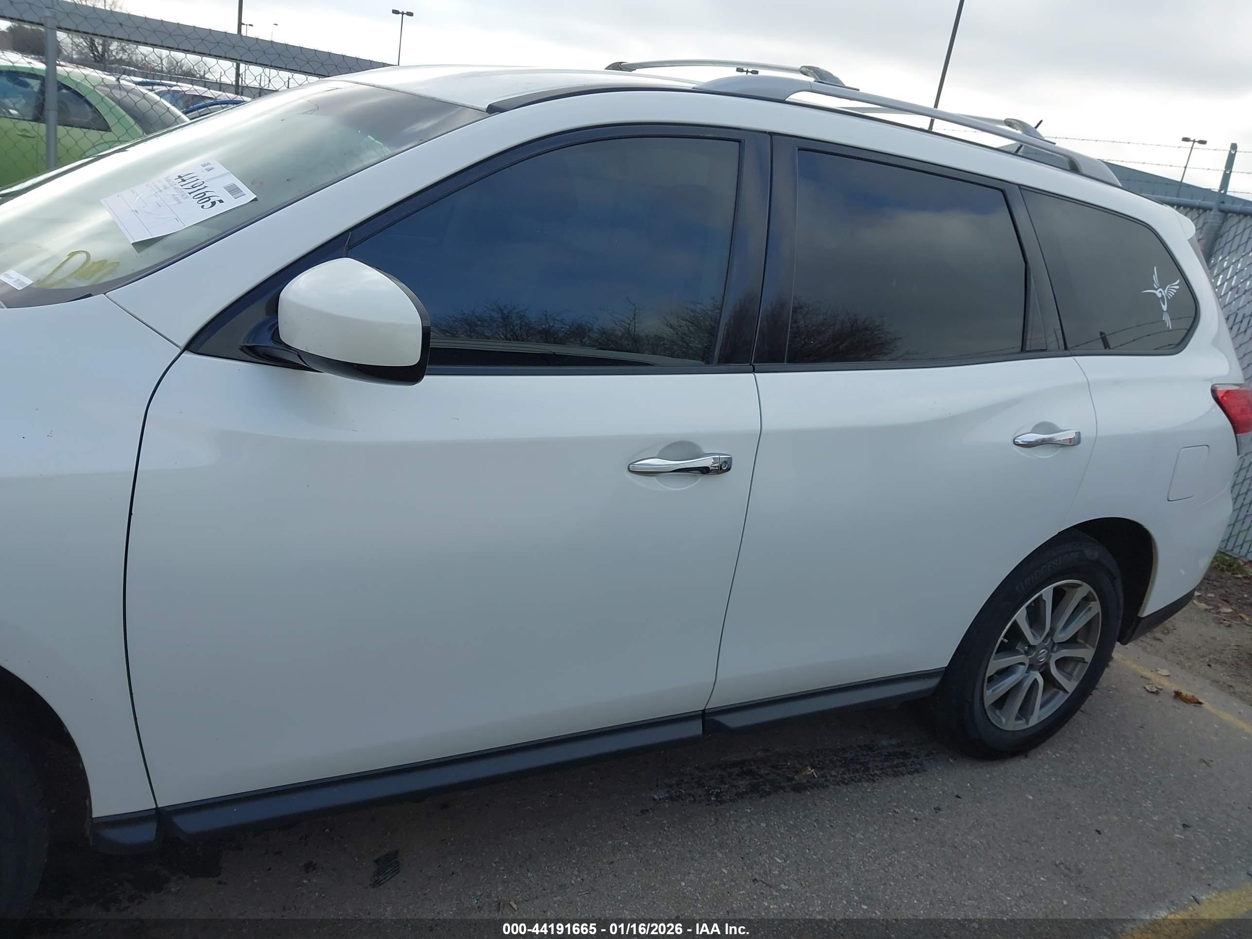 NISSAN PATHFINDER image 6