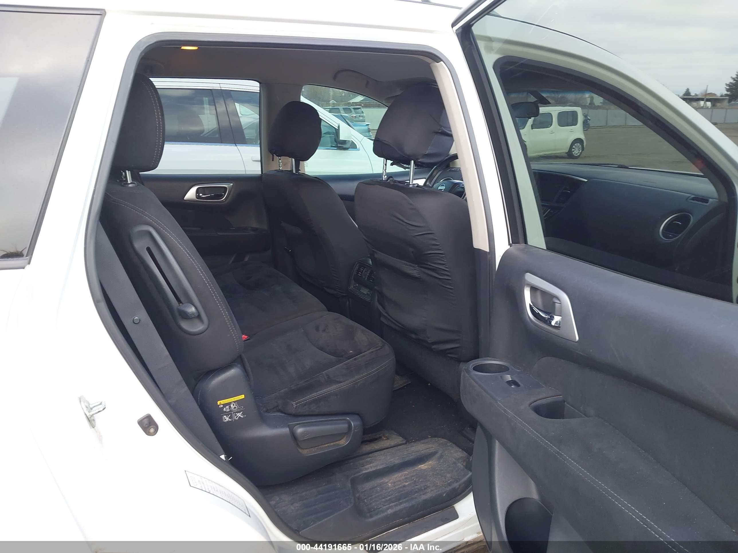 NISSAN PATHFINDER image 8