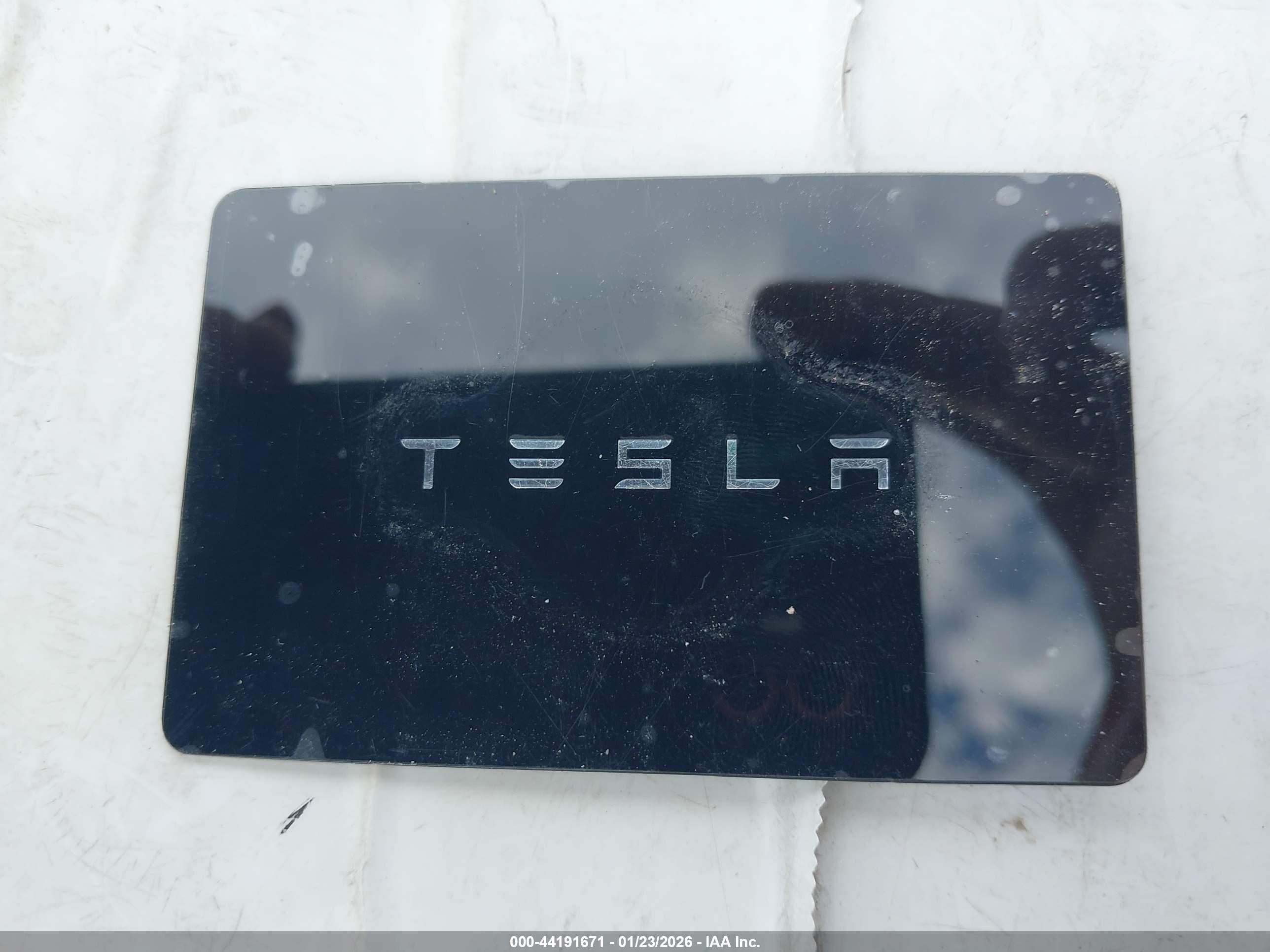 TESLA MODEL image 11