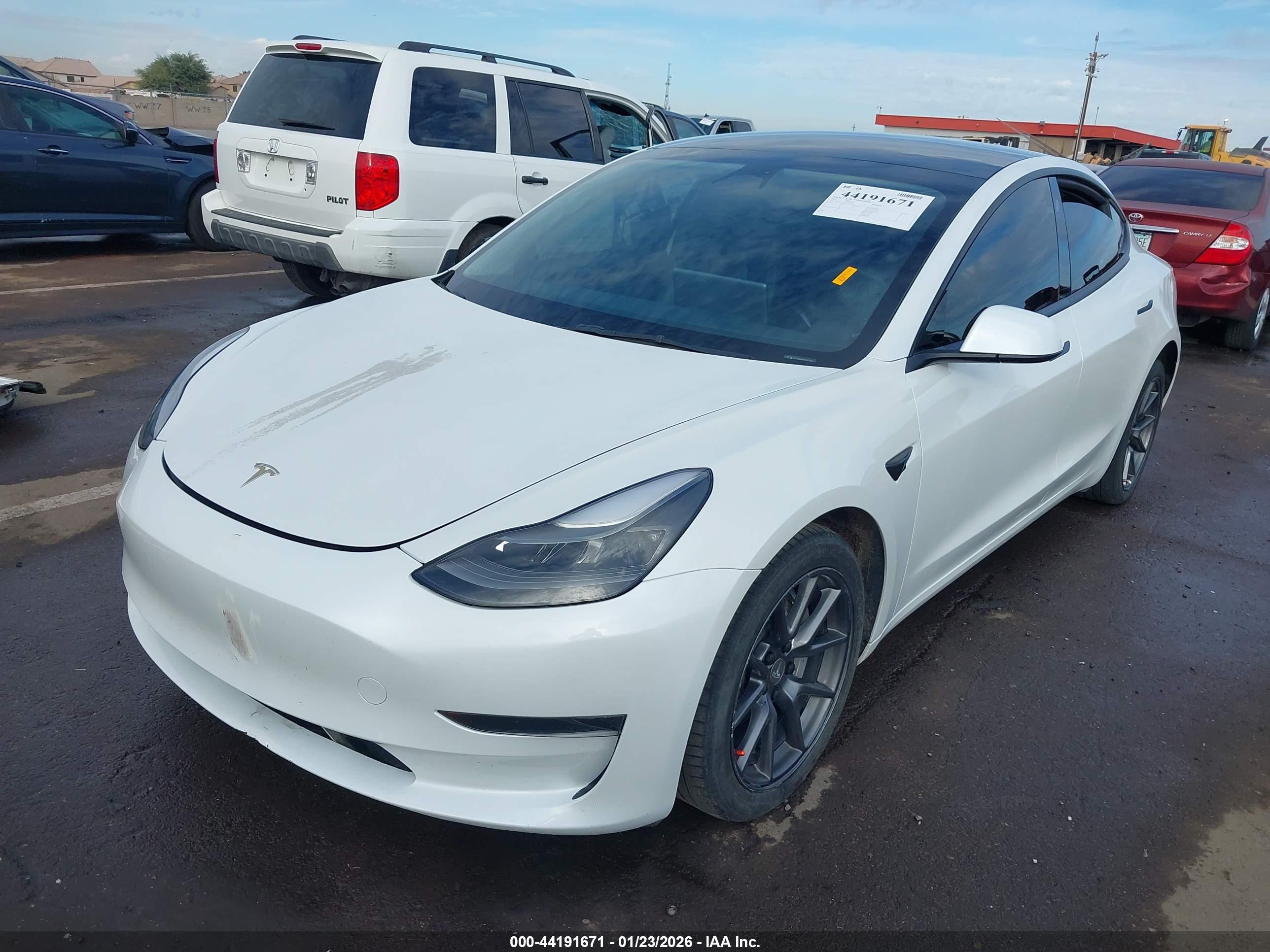 TESLA MODEL image 2