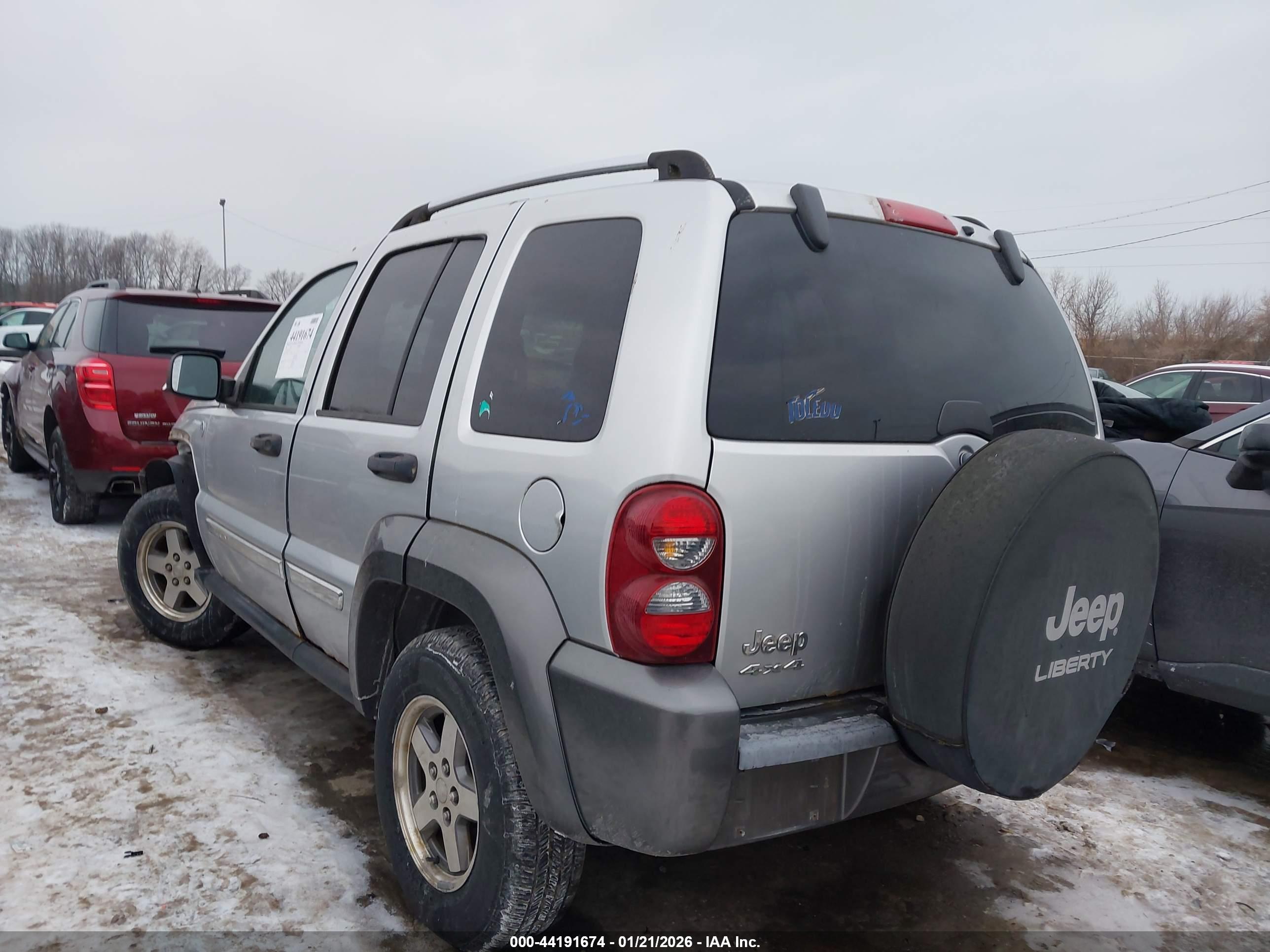 JEEP LIBERTY image 3