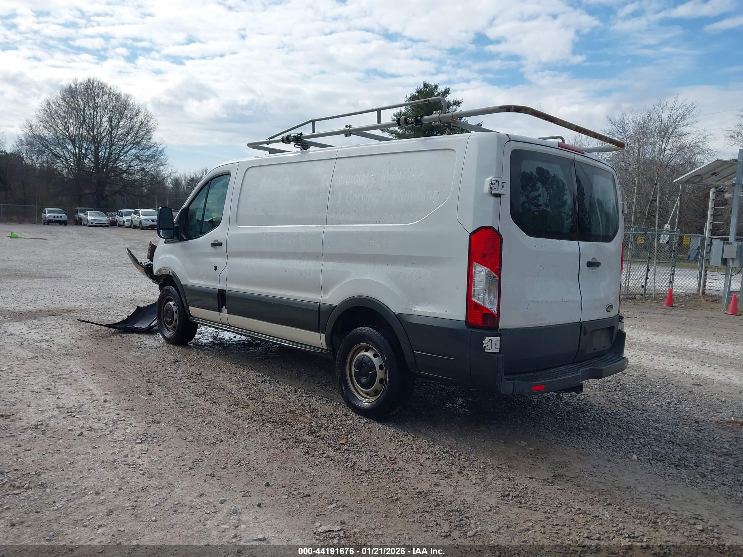 FORD TRANSIT-250 image 3