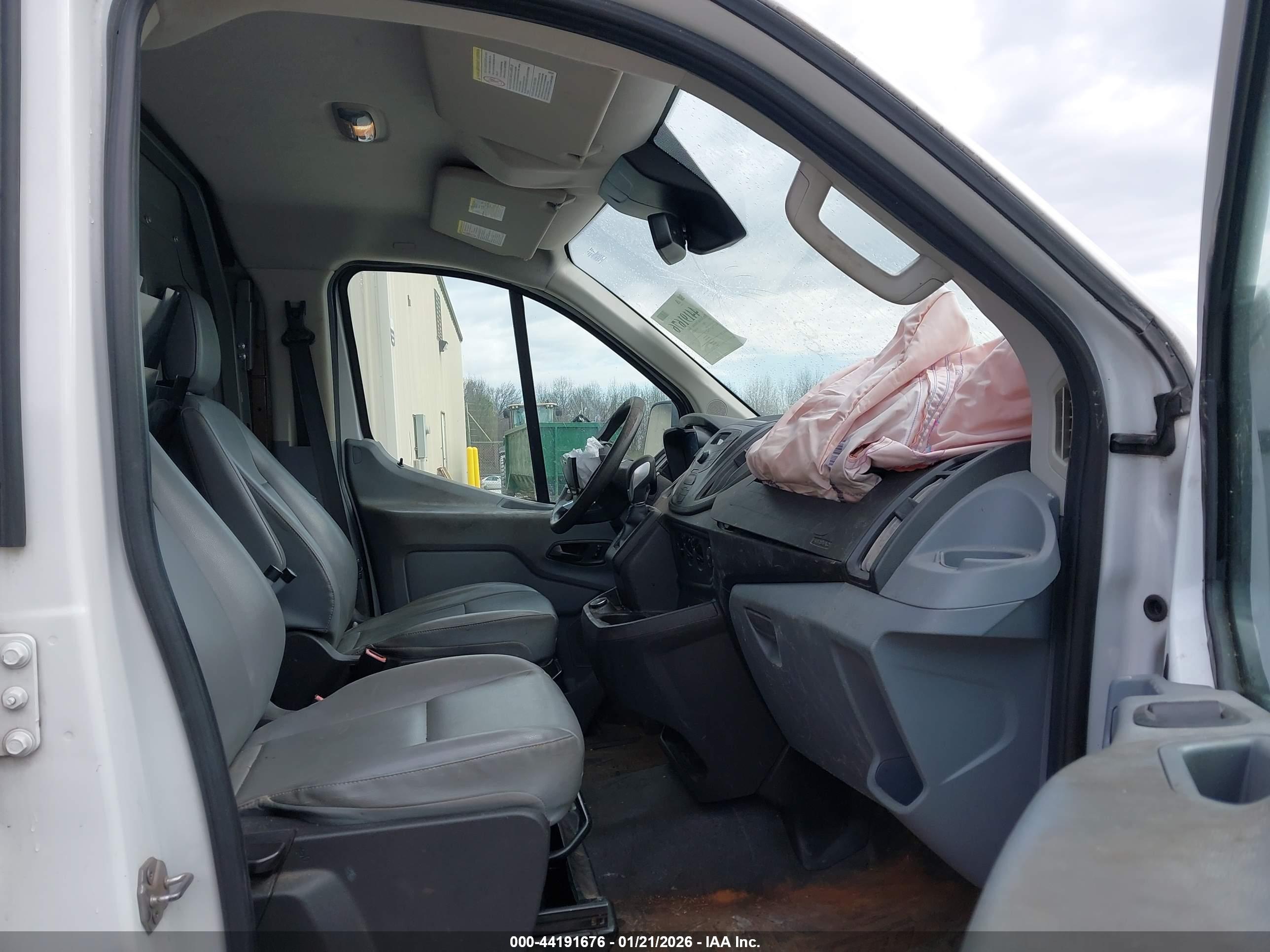 FORD TRANSIT-250 image 5