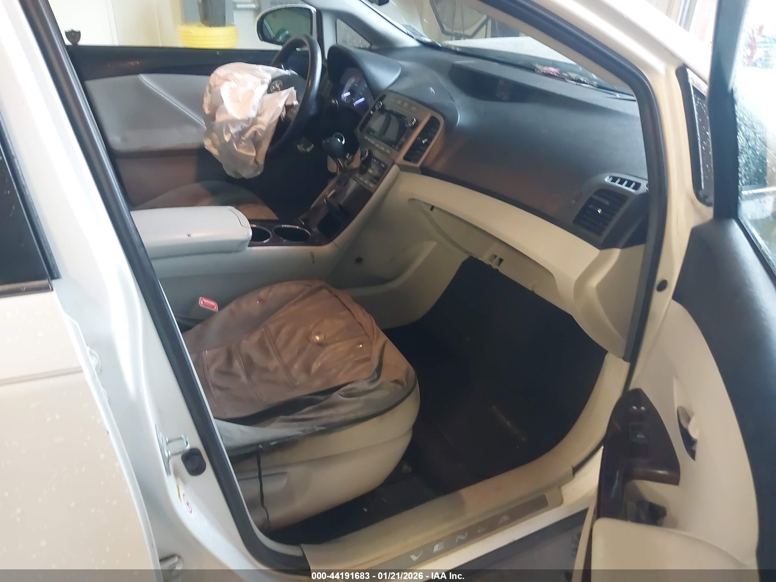 TOYOTA VENZA image 5