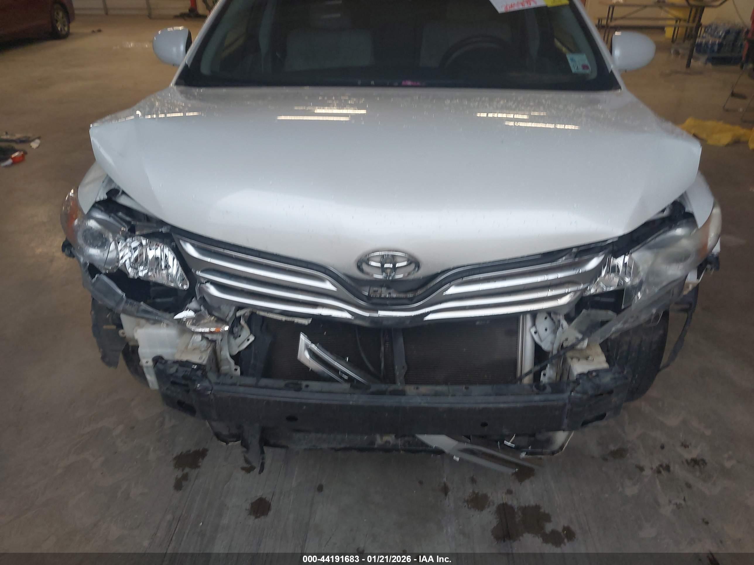 TOYOTA VENZA image 6