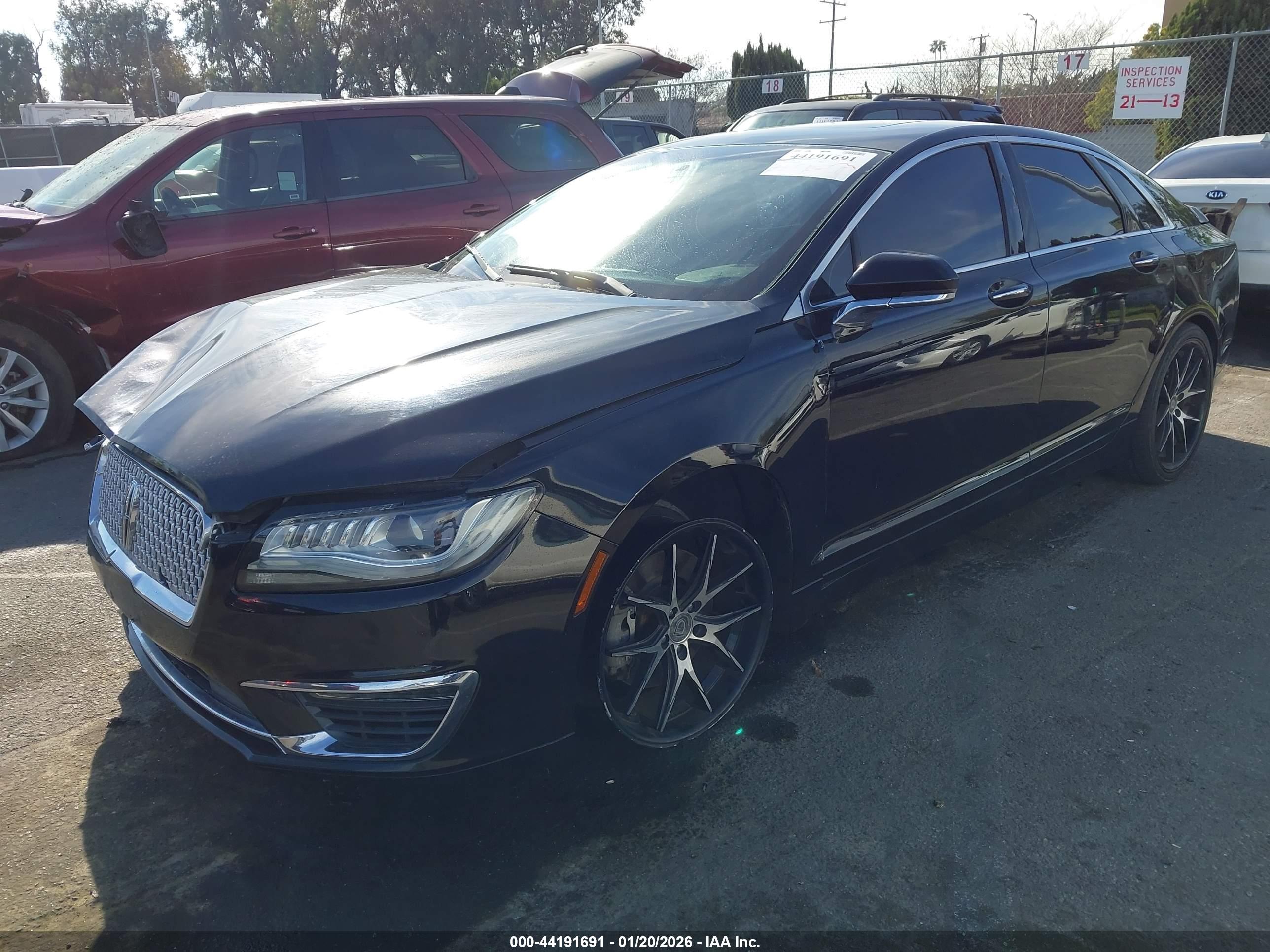 LINCOLN MKZ image 2
