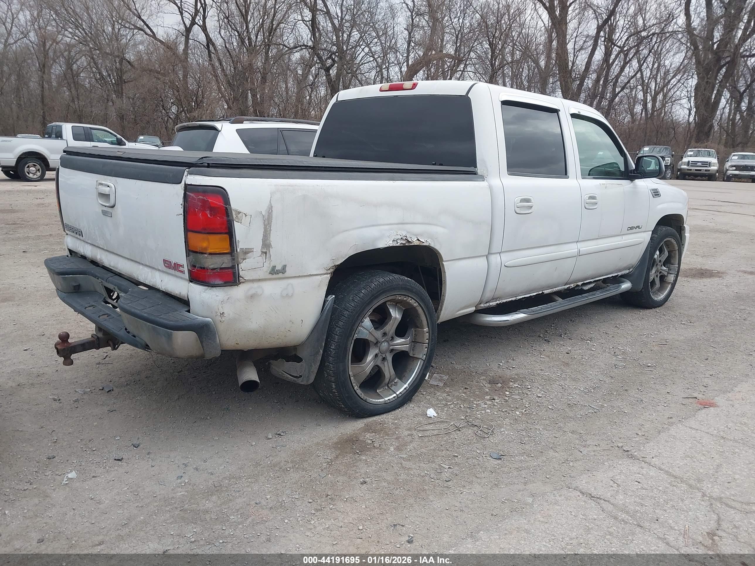 GMC SIERRA image 4