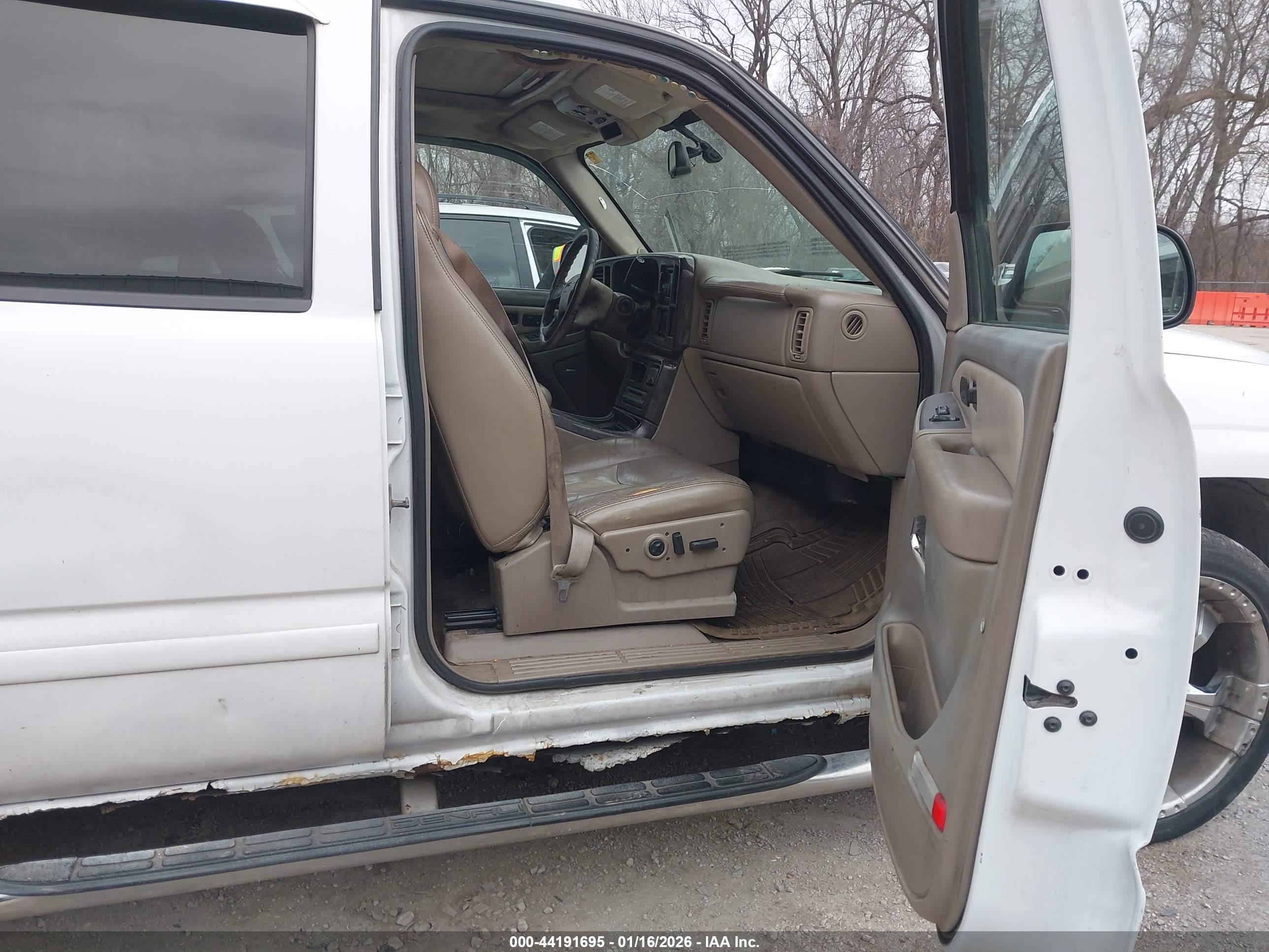 GMC SIERRA image 5