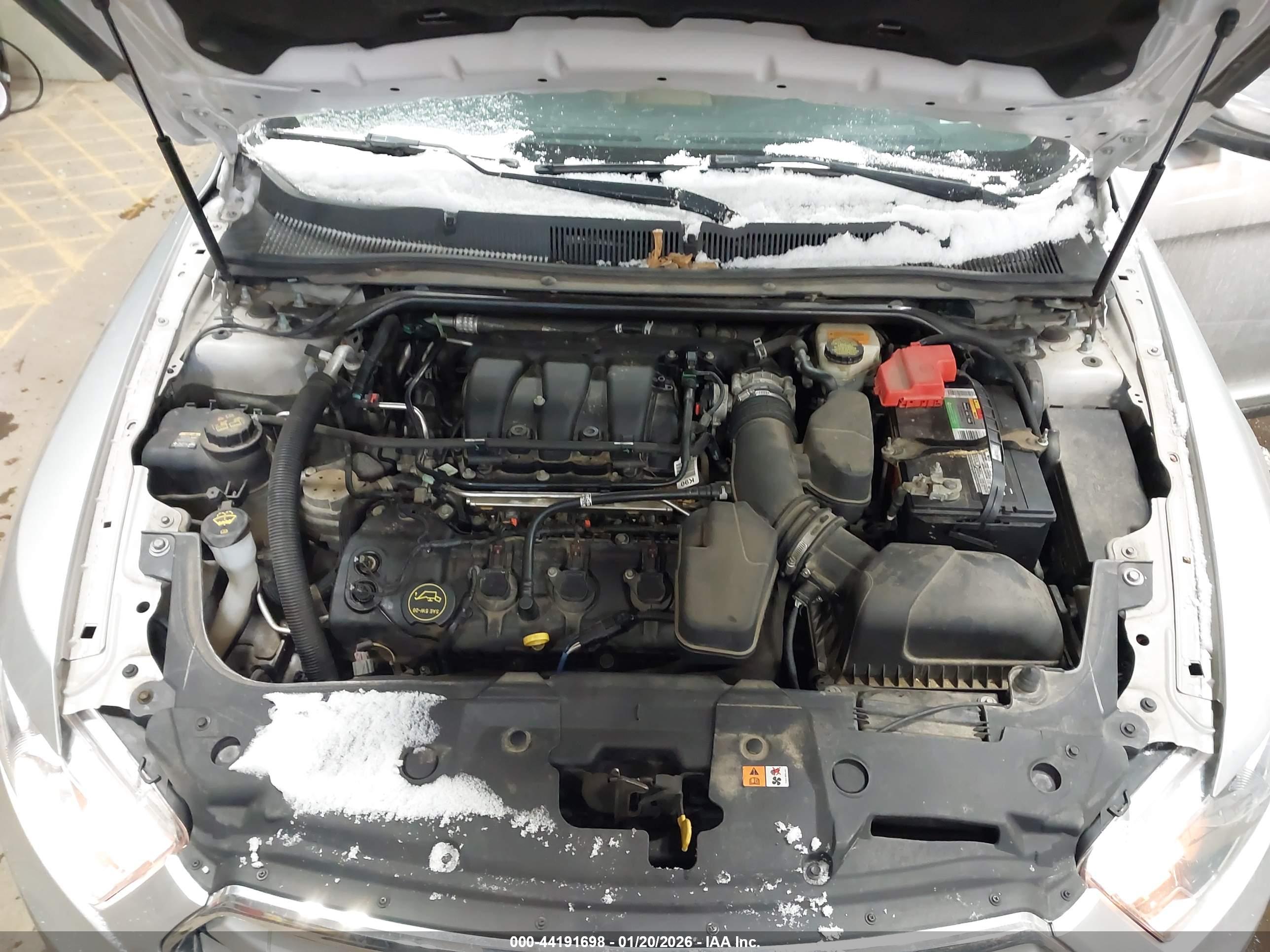 FORD TAURUS image 10