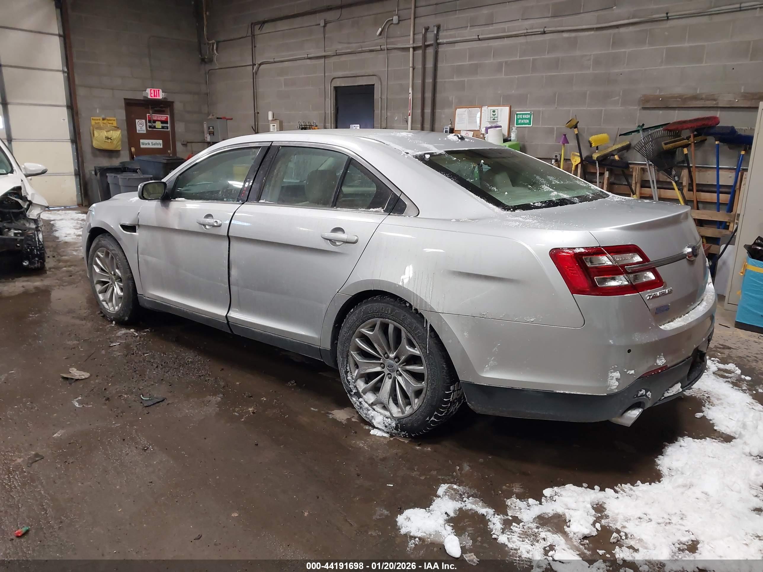 FORD TAURUS image 3