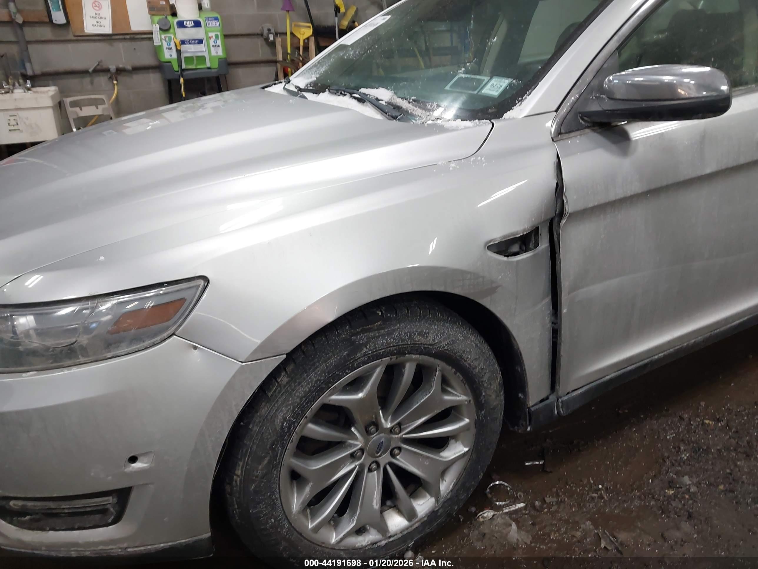 FORD TAURUS image 6