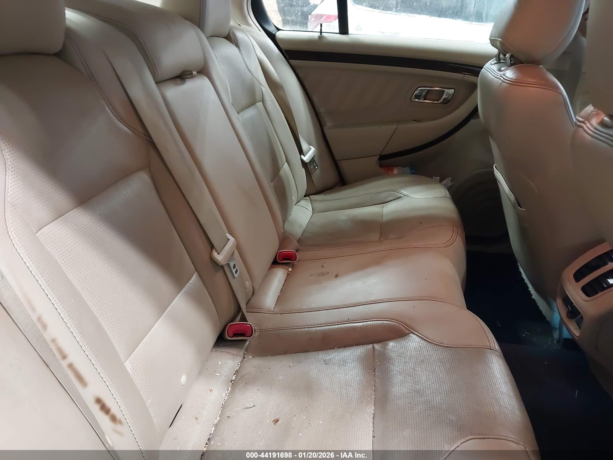 FORD TAURUS image 8