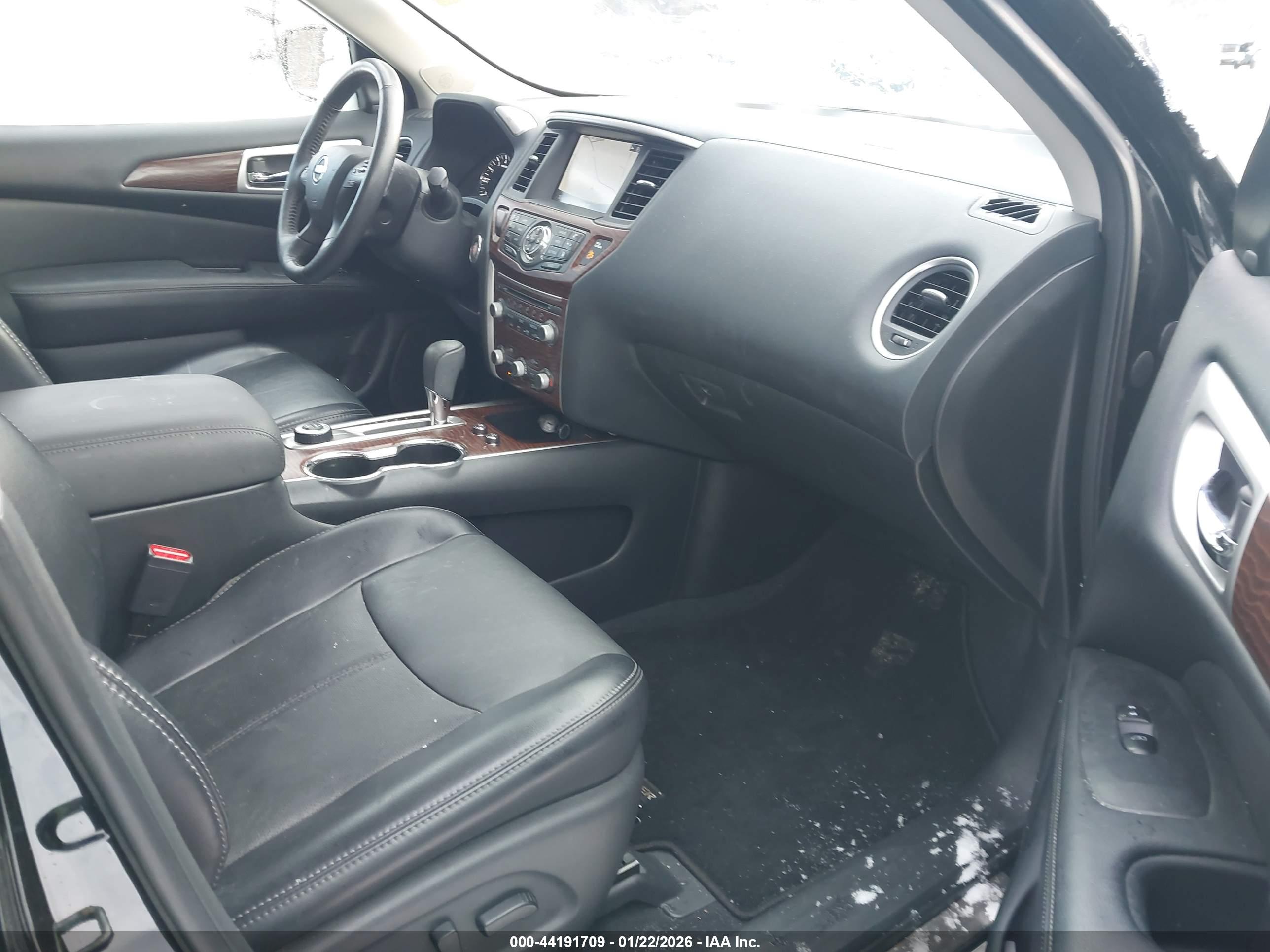 NISSAN PATHFINDER image 5
