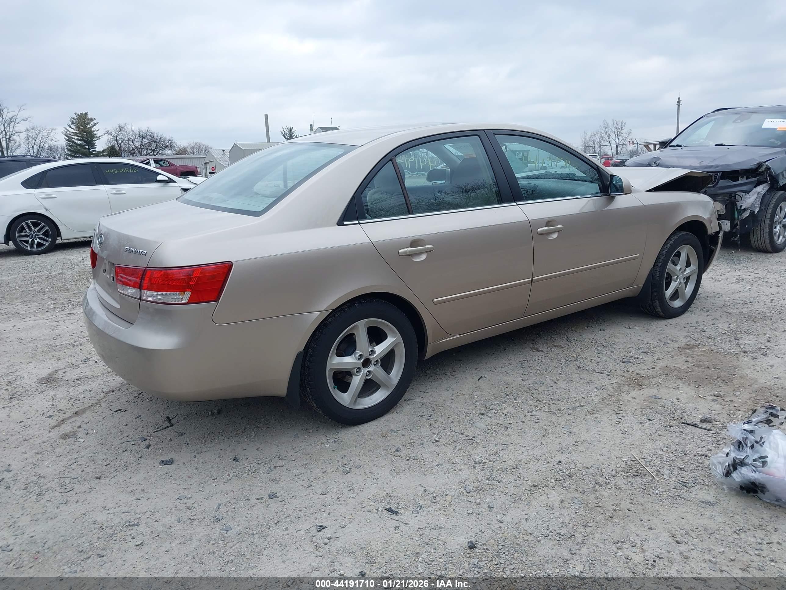 HYUNDAI SONATA image 4