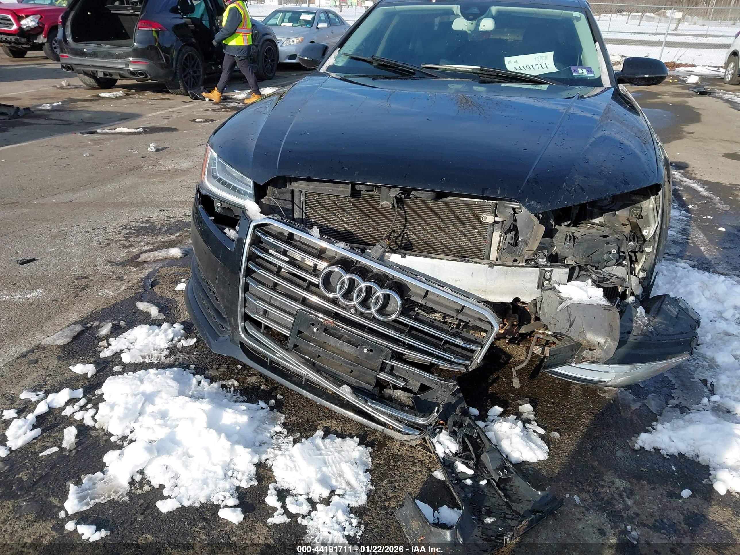 AUDI A8 image 6