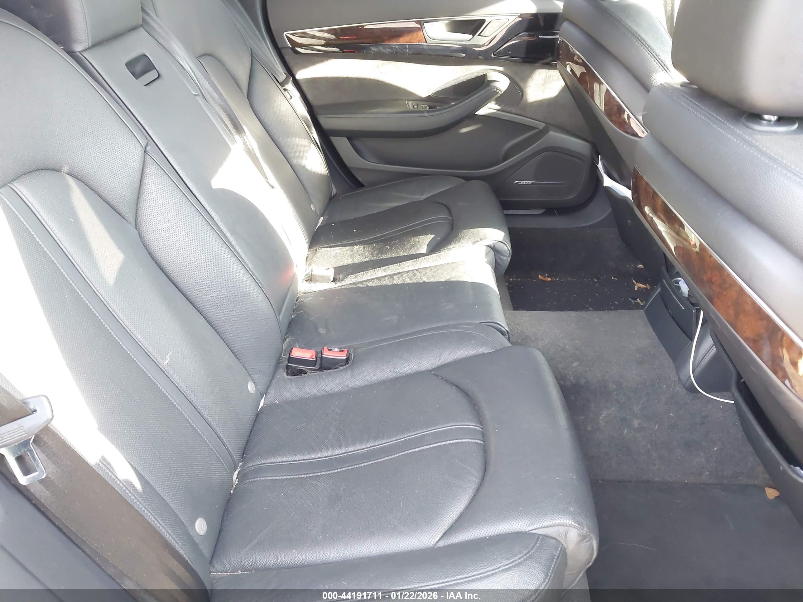 AUDI A8 image 8