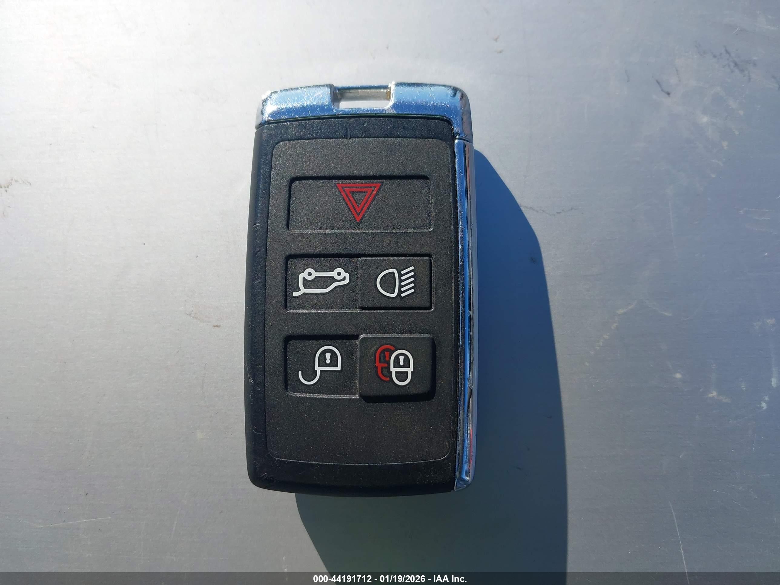 LAND ROVER image 11