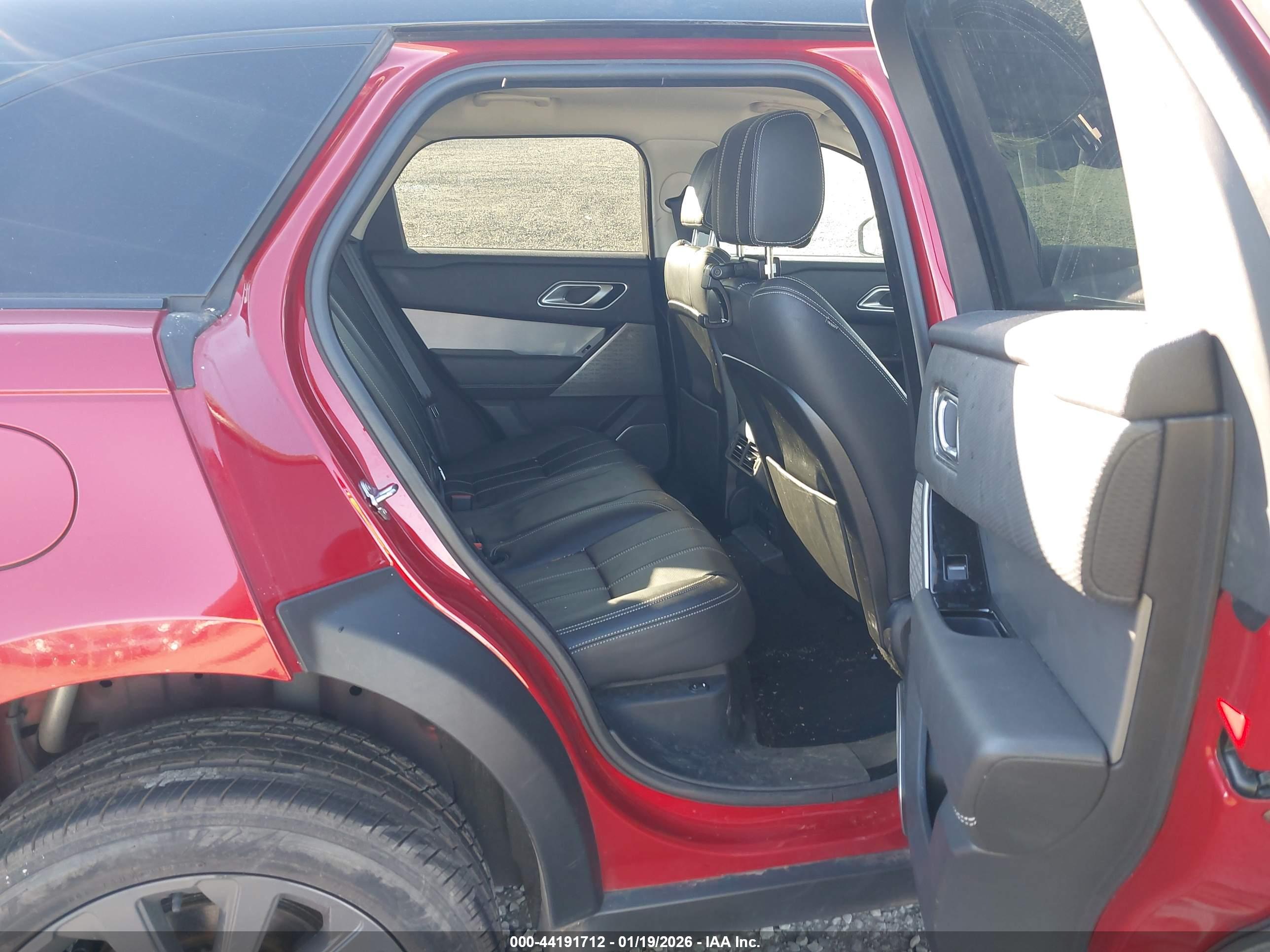 LAND ROVER image 8