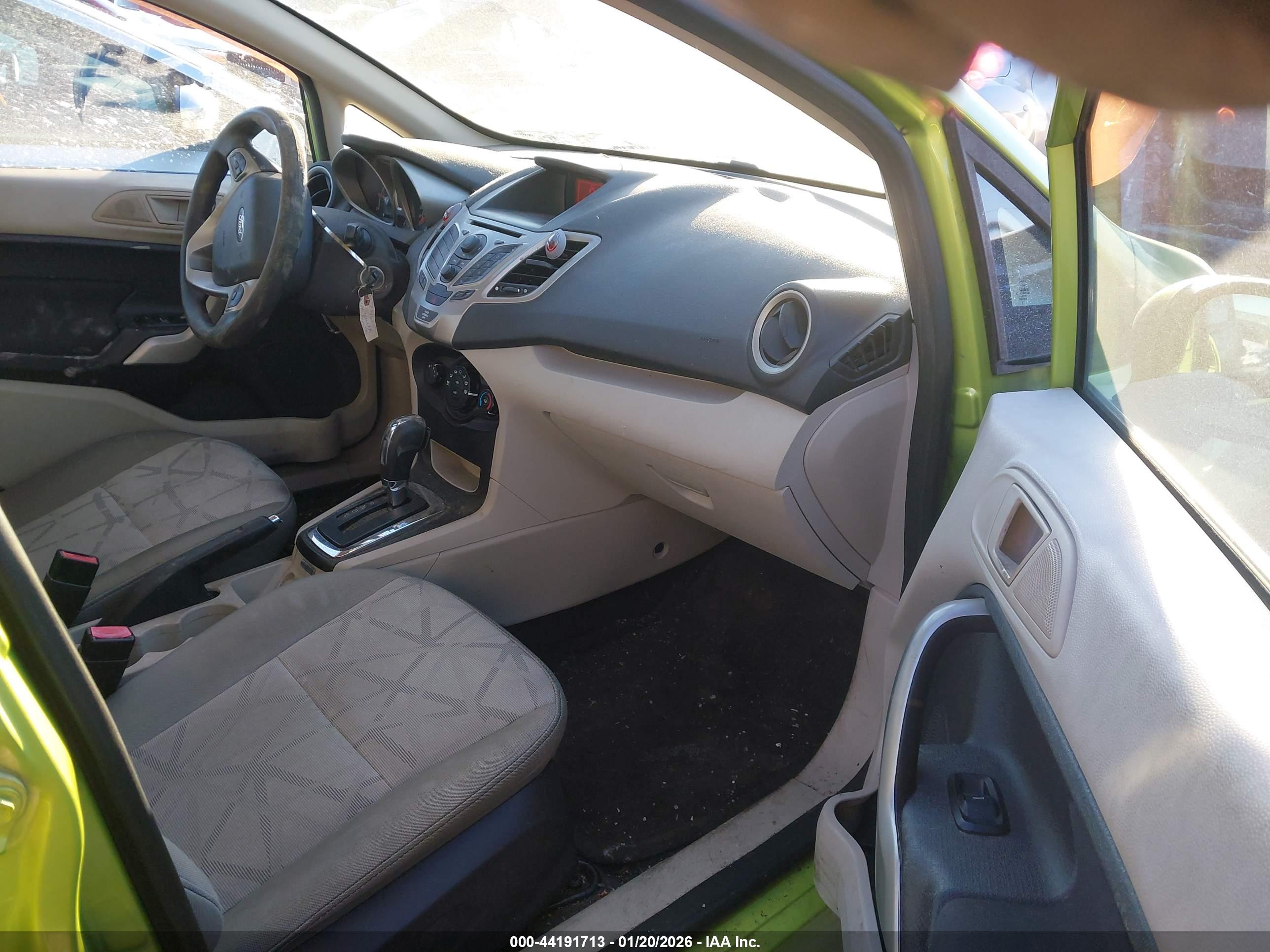 FORD FIESTA image 5