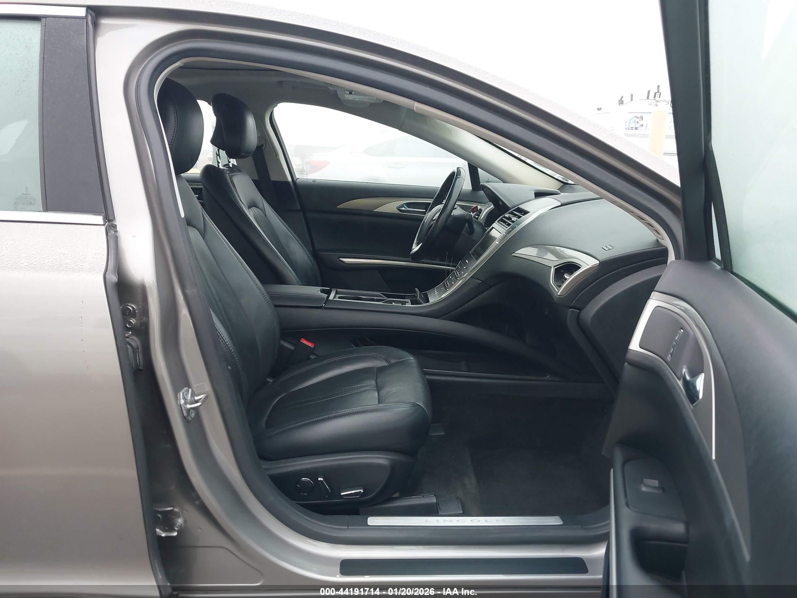 LINCOLN MKZ image 5