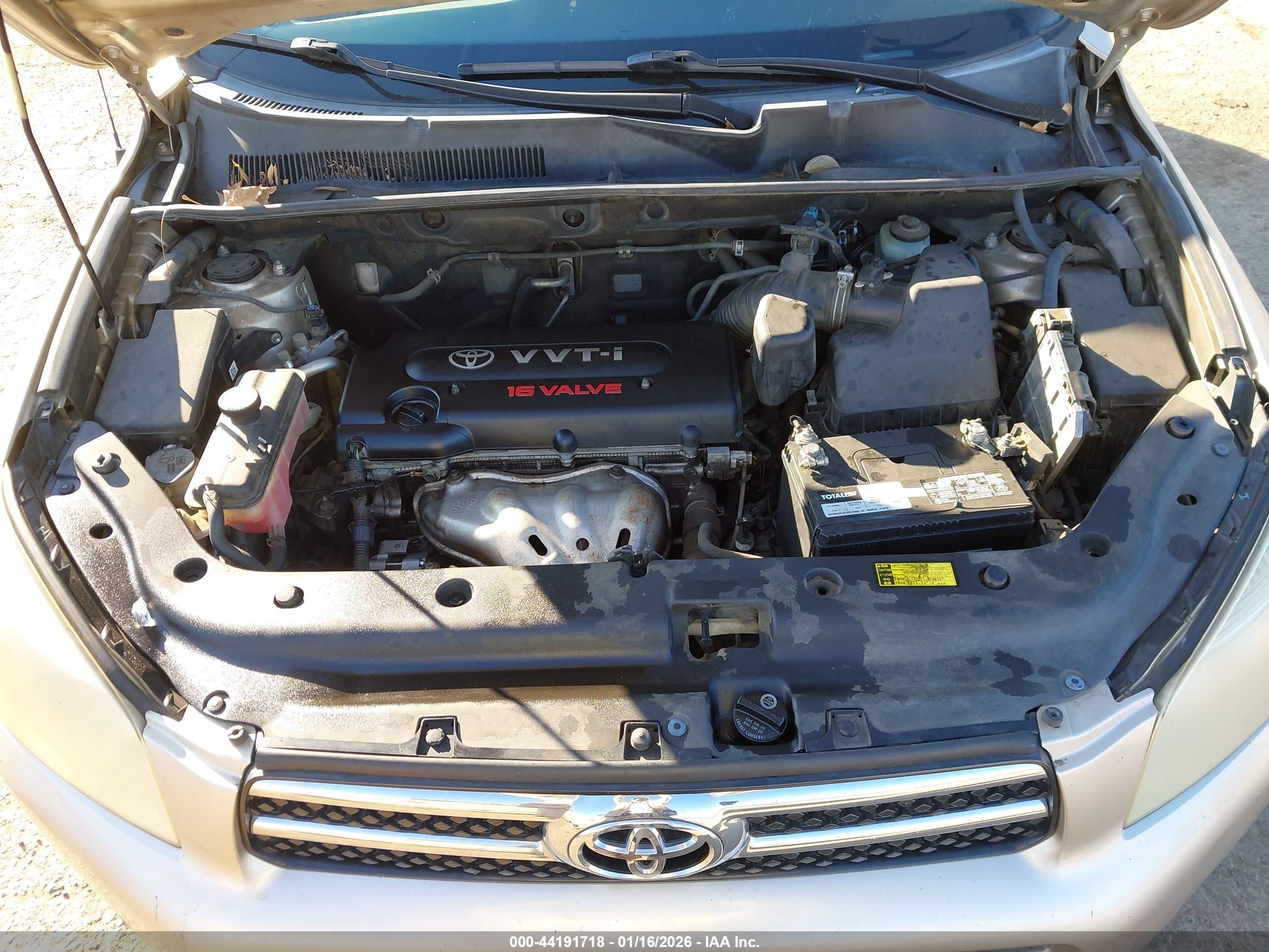 TOYOTA RAV4 image 10