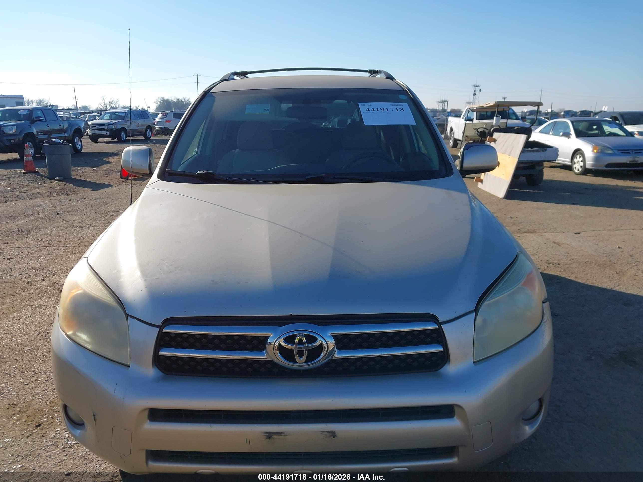 TOYOTA RAV4 image 6
