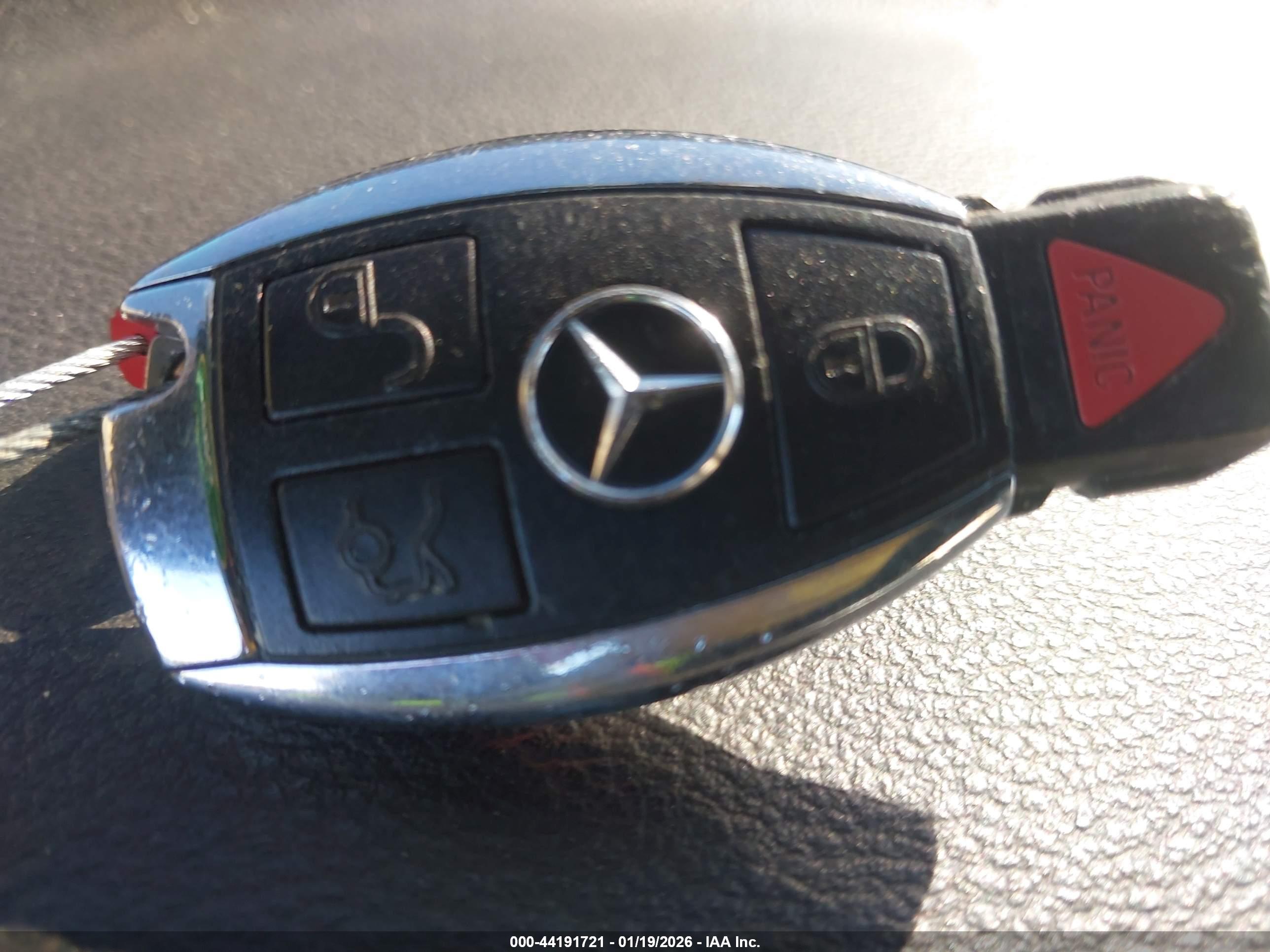 MERCEDES-BENZ GLK image 11