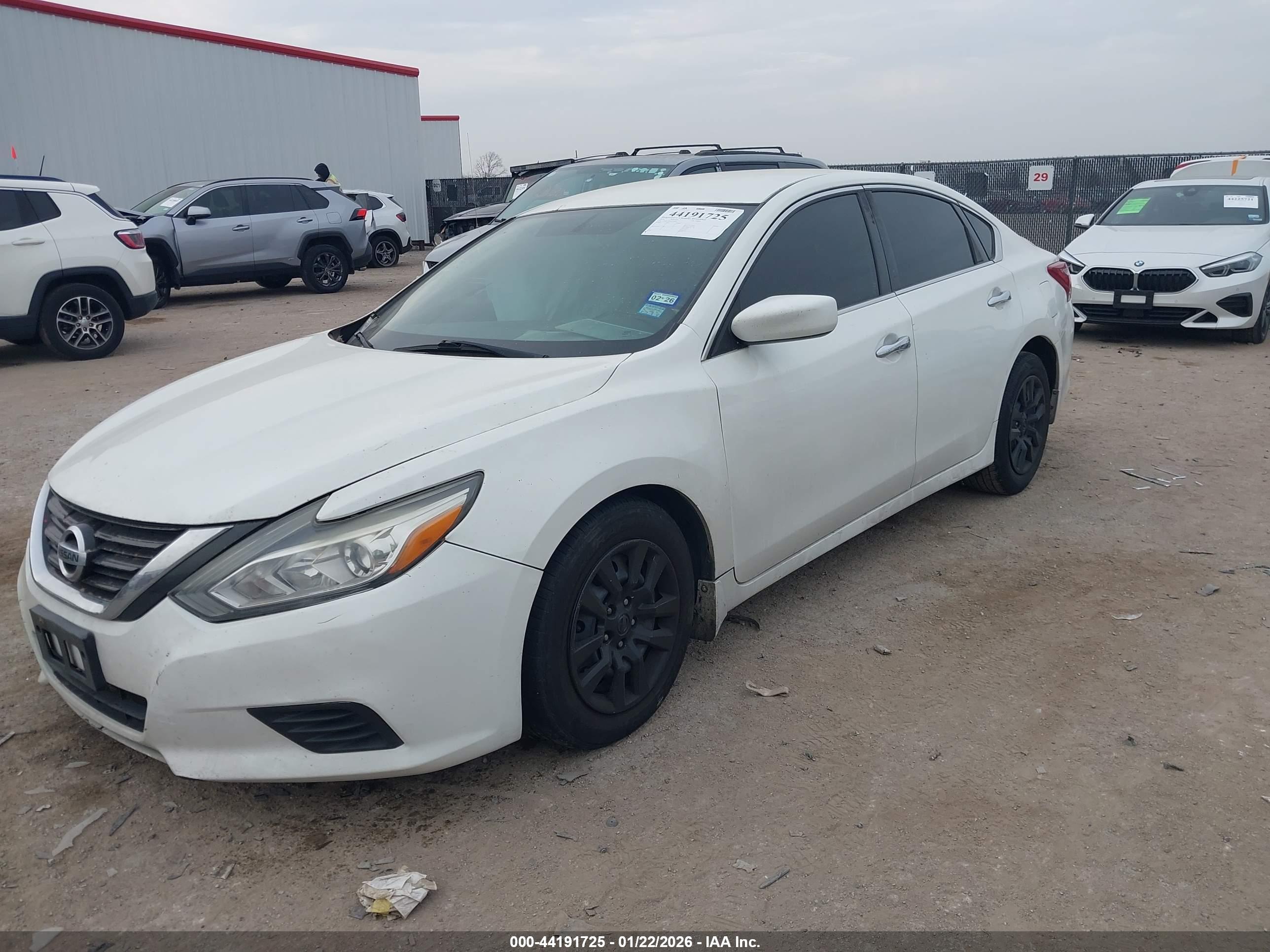 NISSAN ALTIMA image 2