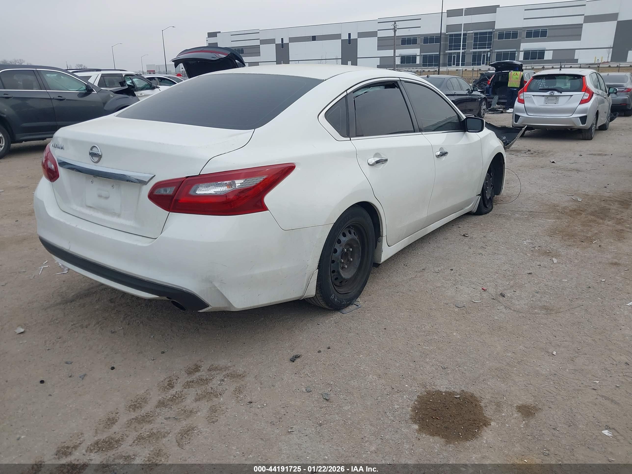 NISSAN ALTIMA image 4
