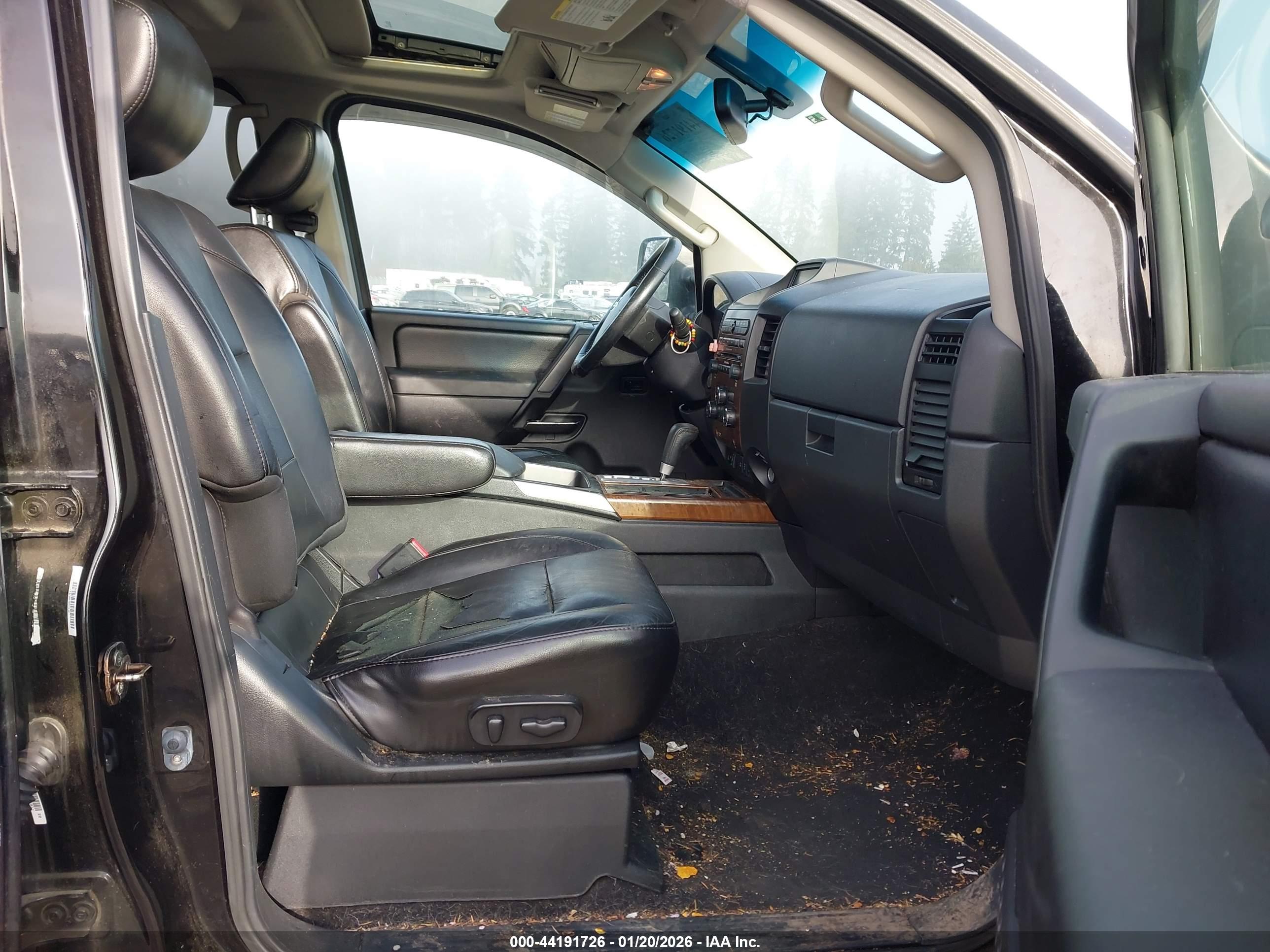 NISSAN TITAN image 5